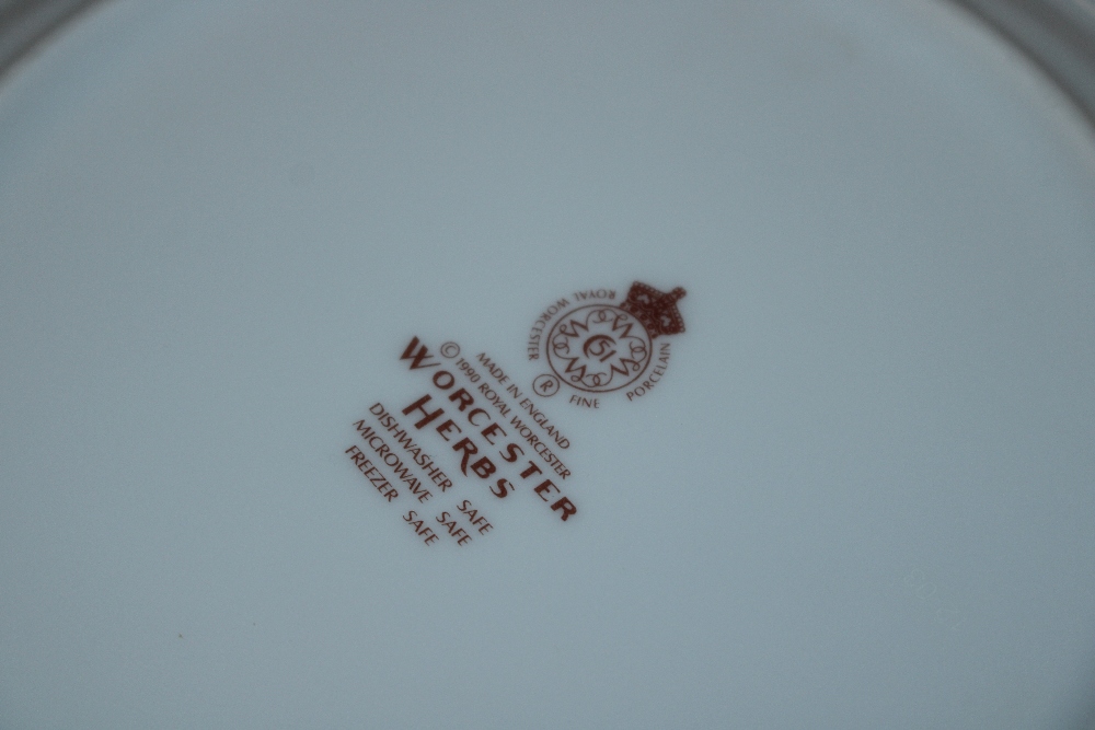 A Royal Worcester "Herbs" pattern part dinner serv - Bild 4 aus 4