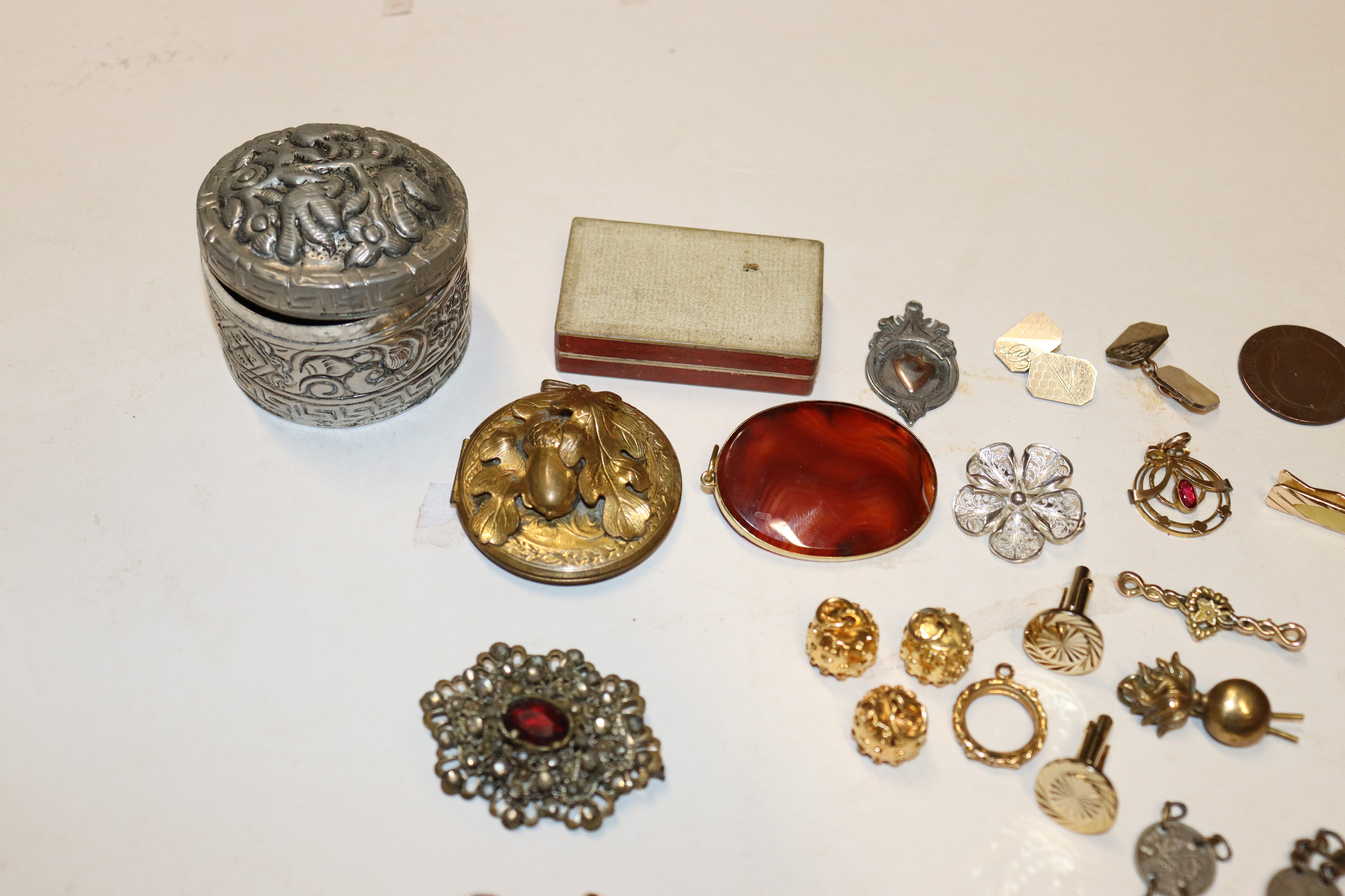 A box containing various silver plated items to in - Bild 6 aus 9