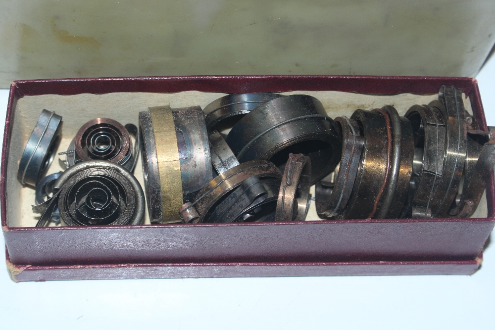 A box containing various clock main springs etc. - Bild 3 aus 3