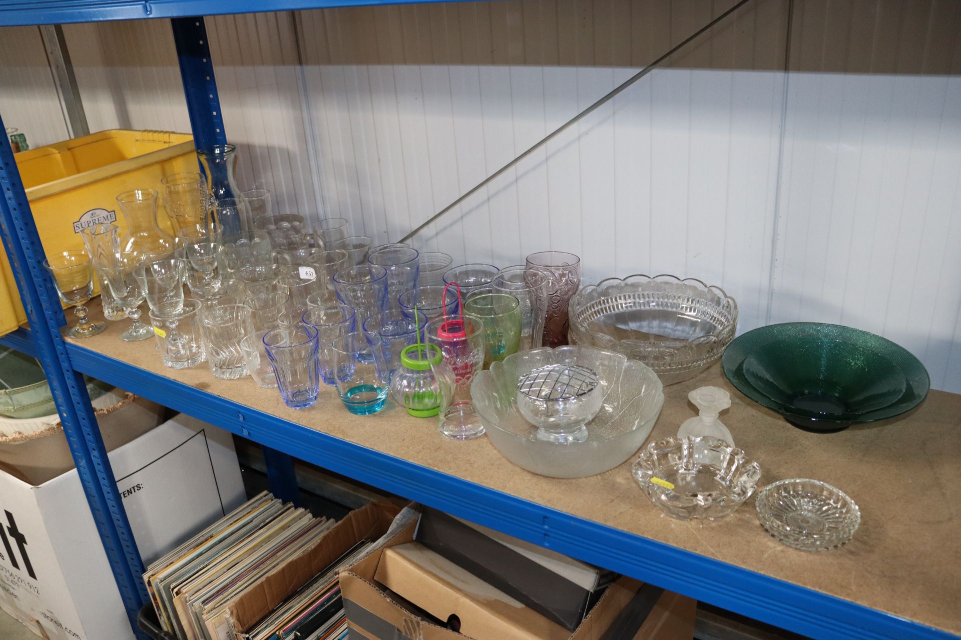 A quantity of miscellaneous table glassware