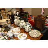 A quantity of Mason's china to include table lamps