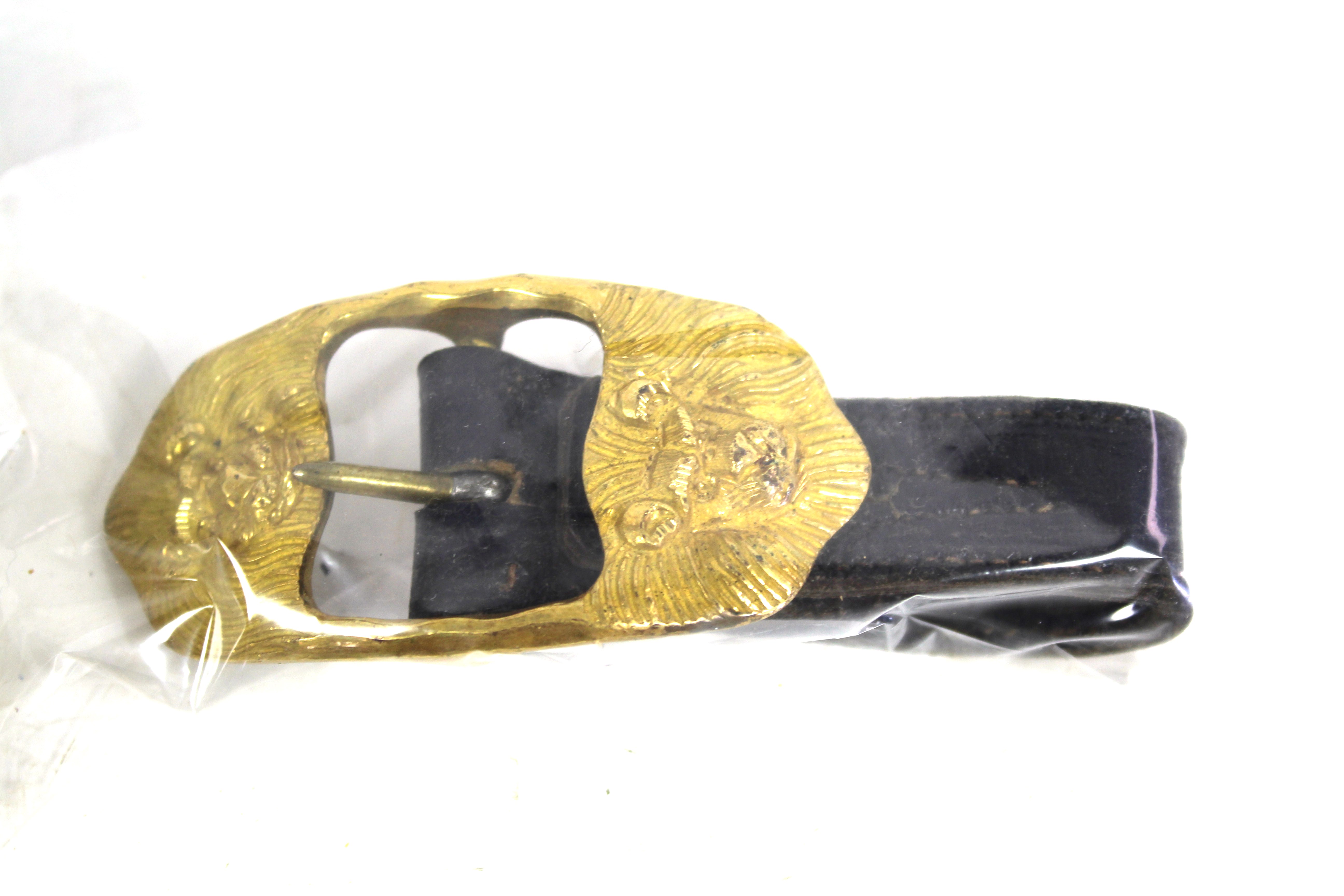 A leather hanging strap with quality gilded buckle - Image 3 of 3