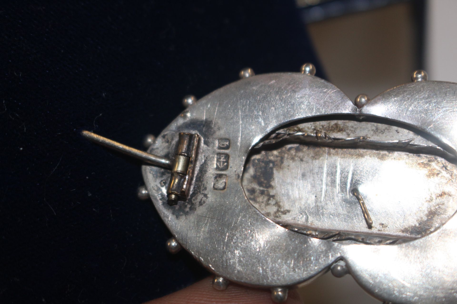 A large Victorian J.S. & Co Sterling silver brooch - Image 2 of 4