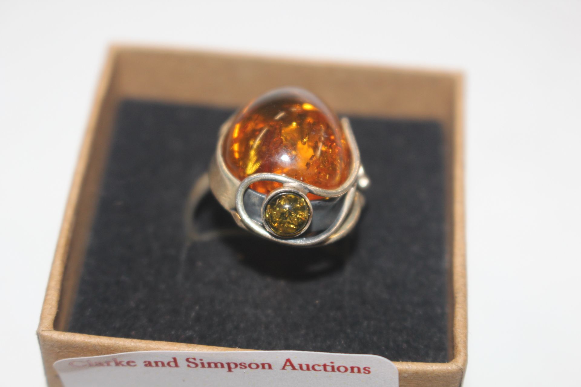 An Art Nouveau style Sterling silver amber set rin - Image 3 of 3