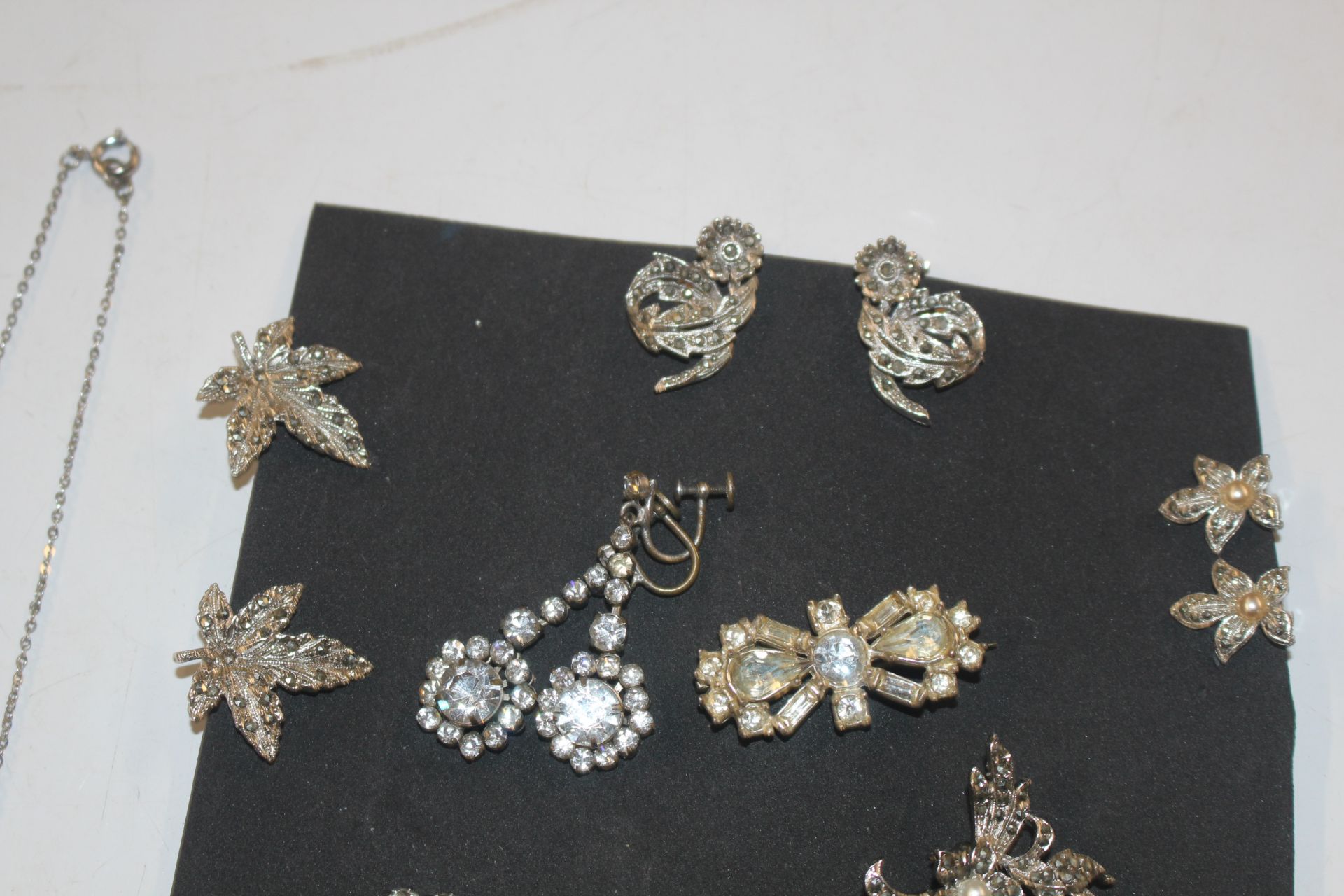 A collection of vintage white metal and diamanté s - Image 4 of 5