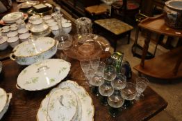 A quantity of various table glassware, Art Glass e