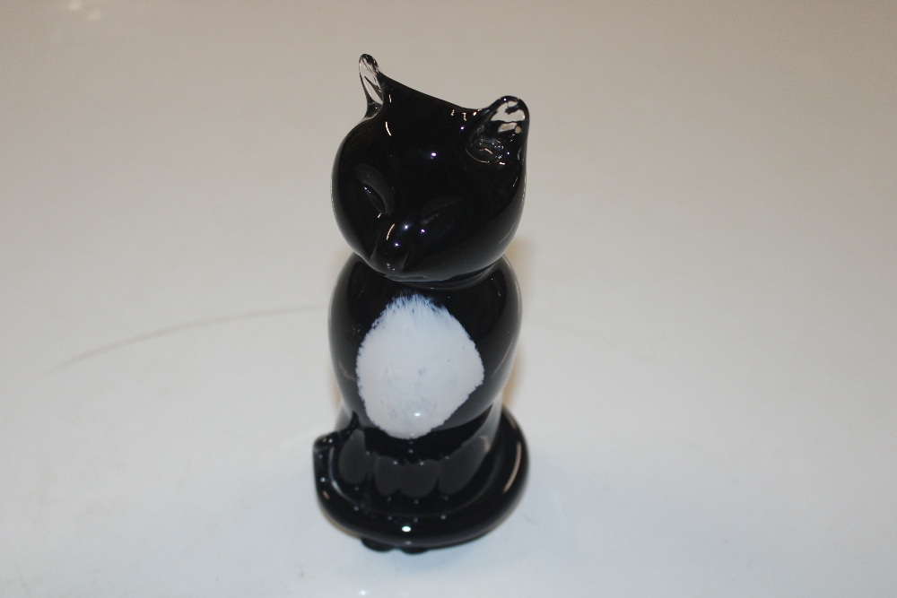 A Langham Glass model of a cat signed to base; a g - Image 3 of 7