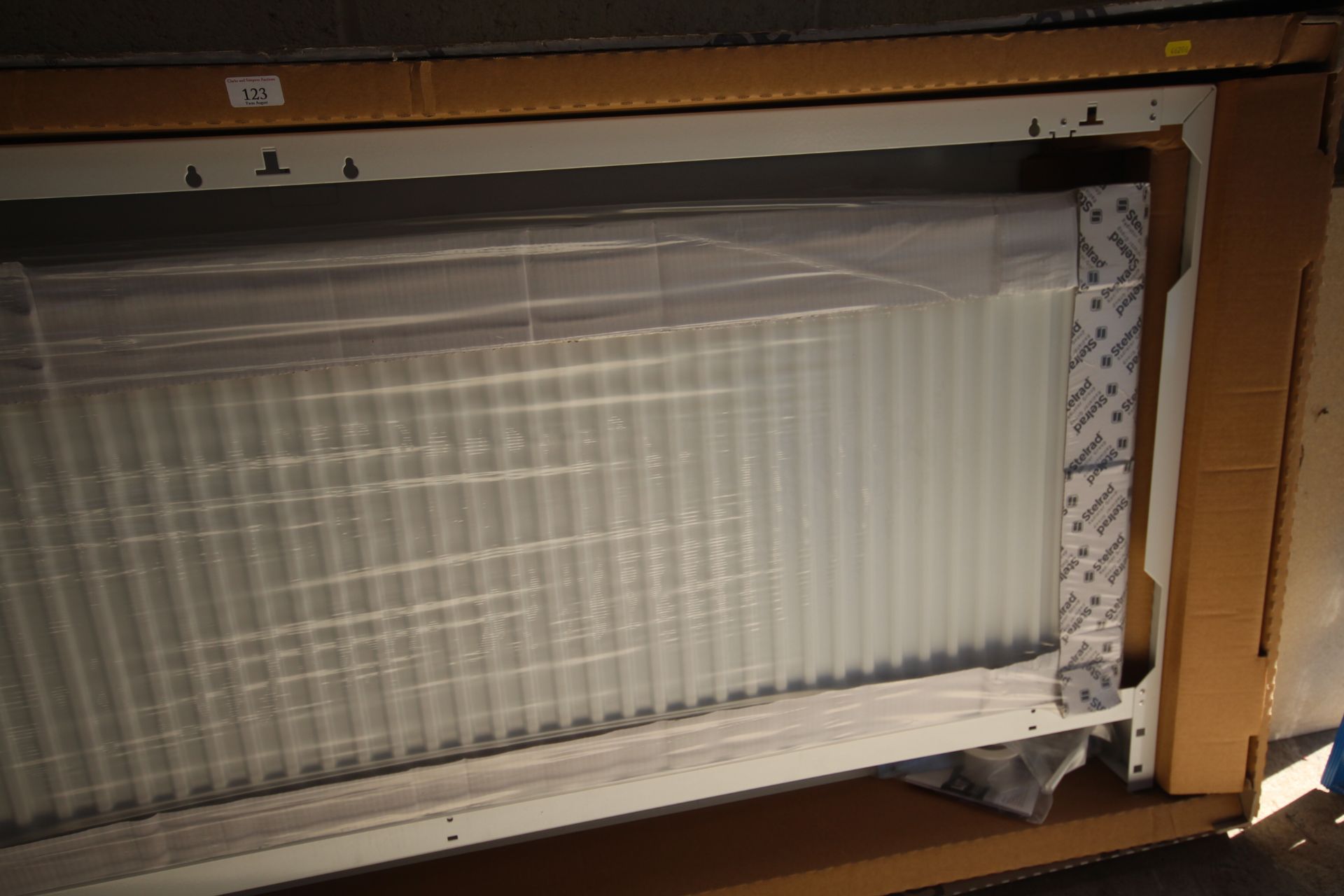 Stelrad Elite radiator and cover, as new in original packaging. V - Image 3 of 4