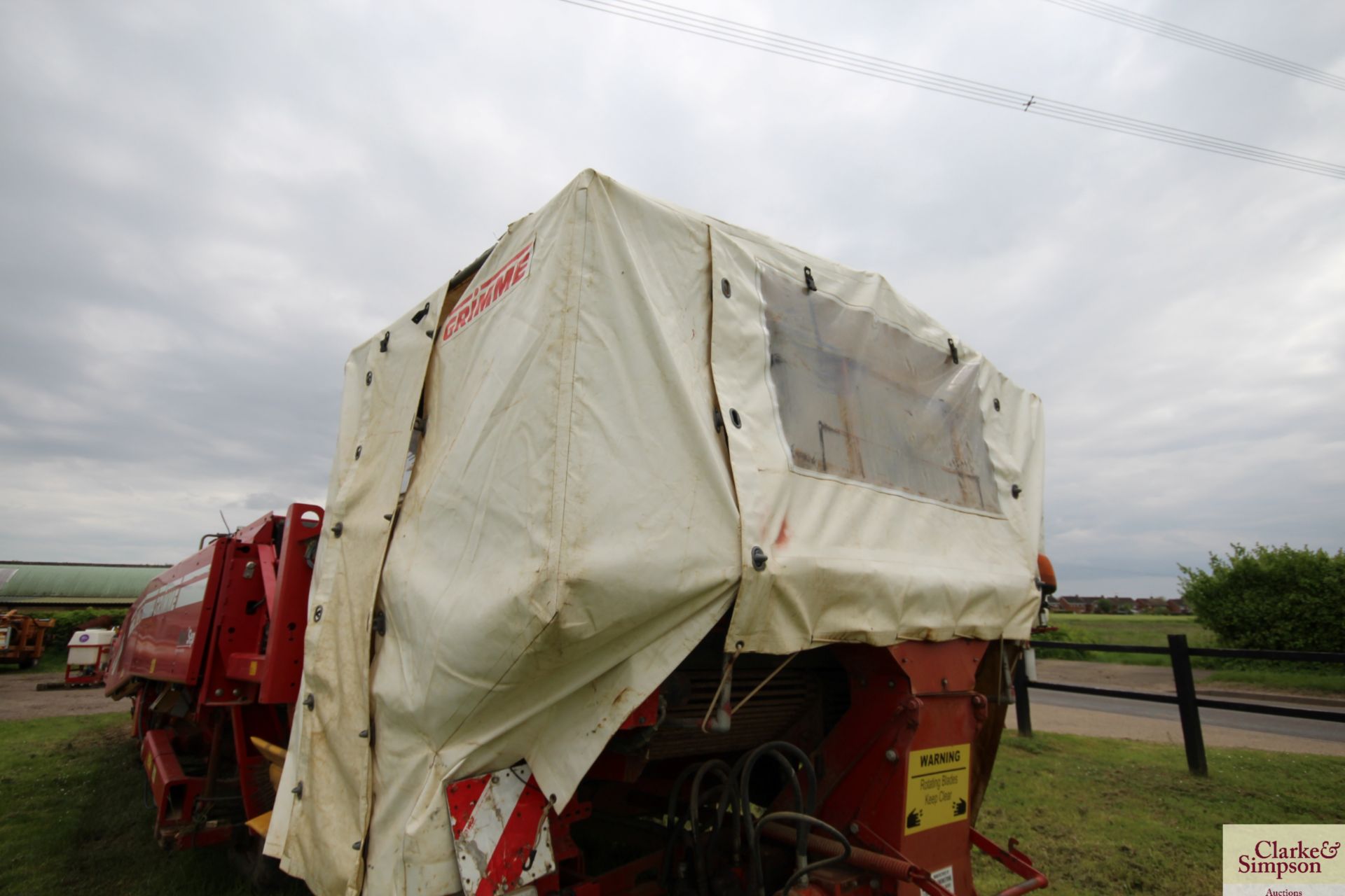 Grimme GT70 trailed potato harvester. 2011. Serial number 45001088. 16.5/85-28 and 620/50B22.5 - Image 16 of 41