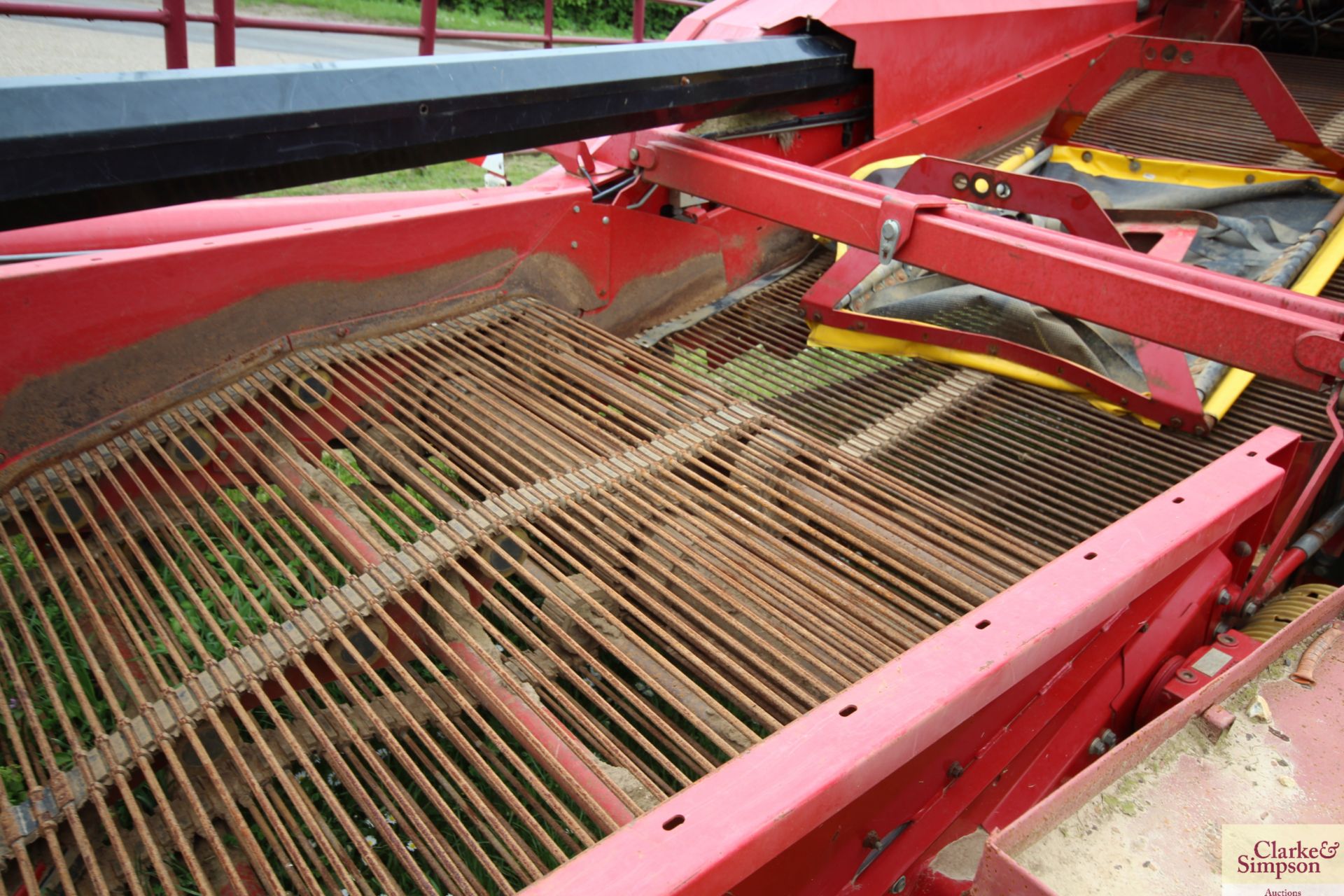 Grimme GT70 trailed potato harvester. 2011. Serial number 45001088. 16.5/85-28 and 620/50B22.5 - Image 7 of 41