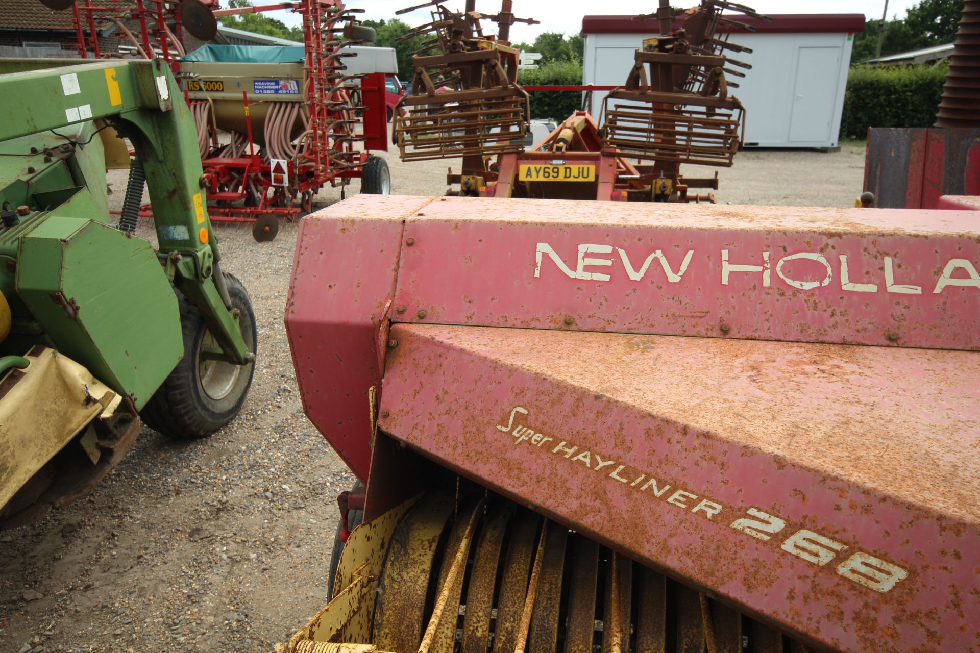 New Holland Super Hayliner 268 conventional baler. Owned from new. From a local deceased estate. - Image 11 of 26