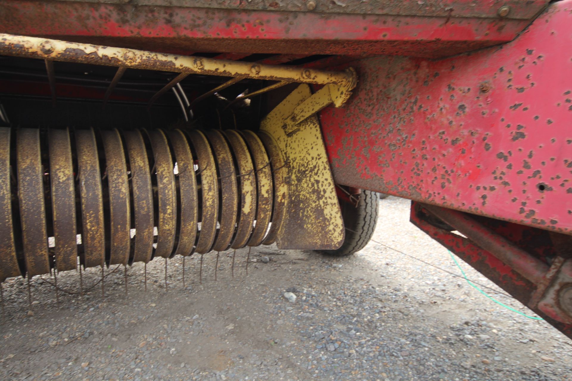 New Holland Super Hayliner 268 conventional baler. Owned from new. From a local deceased estate. - Image 13 of 26