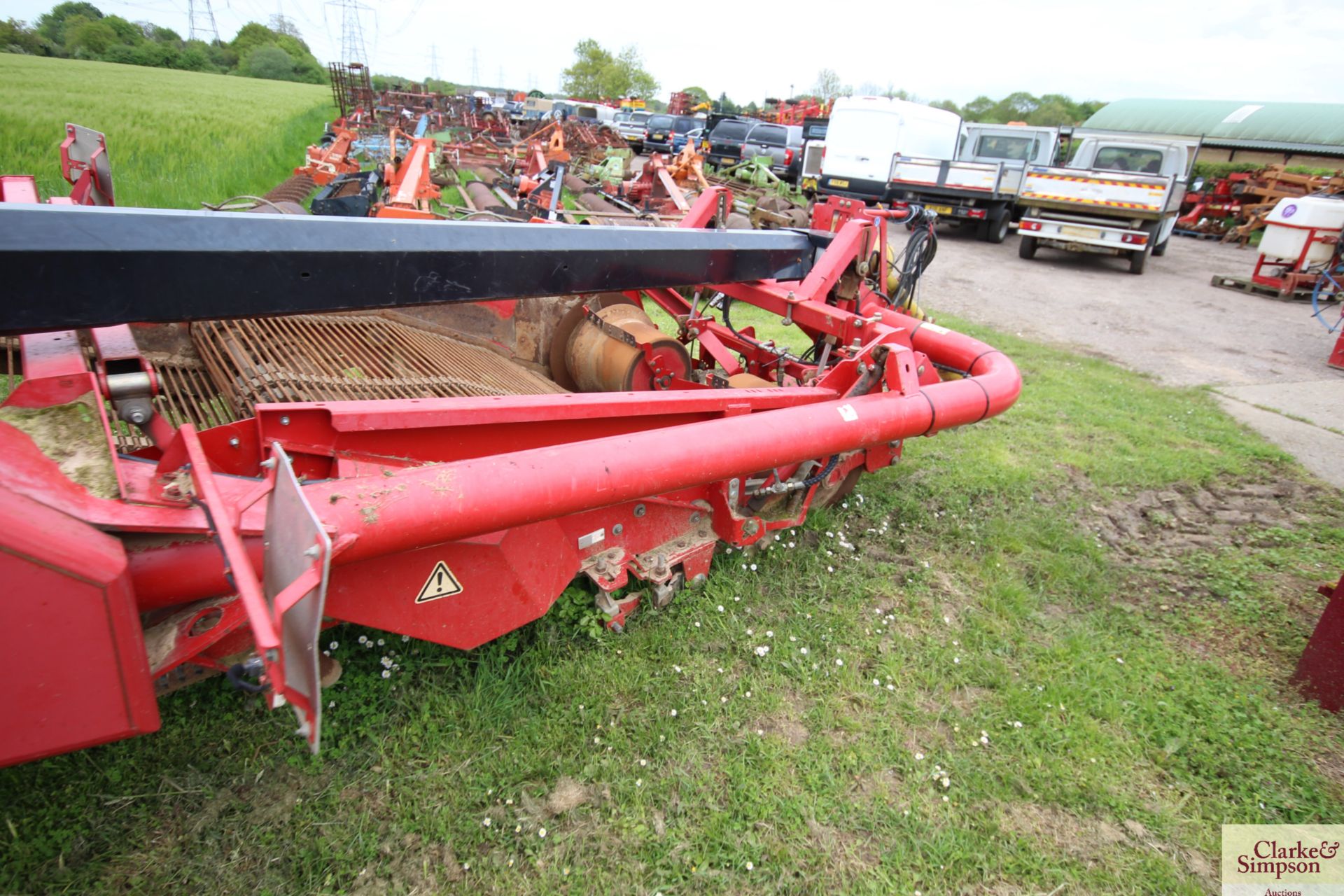Grimme GT70 trailed potato harvester. 2011. Serial number 45001088. 16.5/85-28 and 620/50B22.5 - Image 28 of 41
