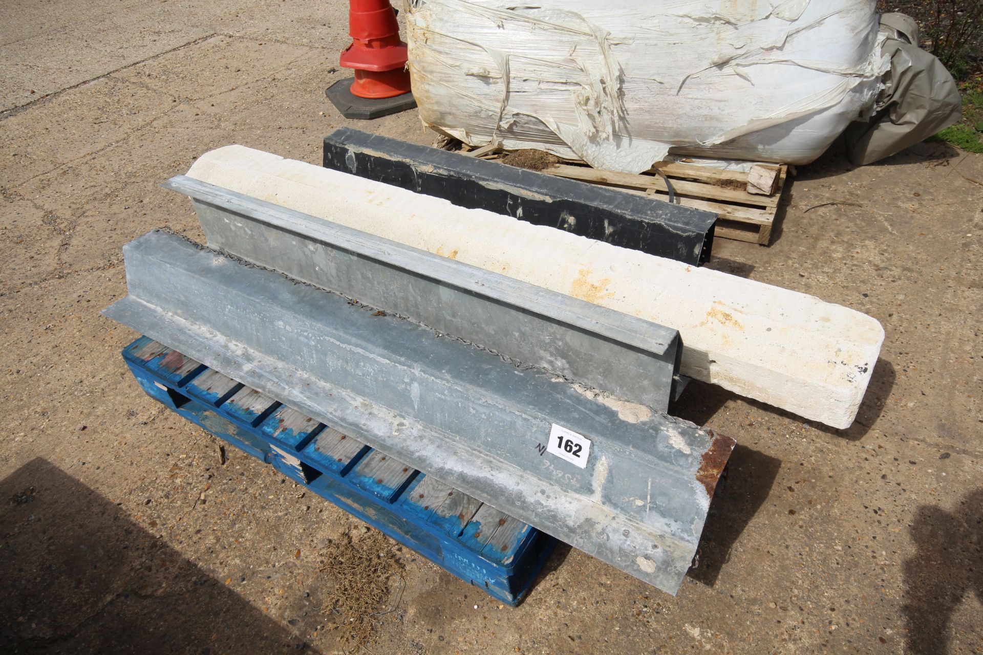 Concrete and steel lintels.