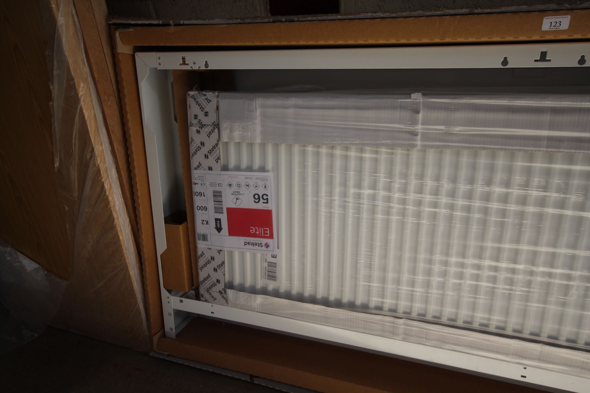 Stelrad Elite radiator and cover, as new in original packaging. V - Image 2 of 4