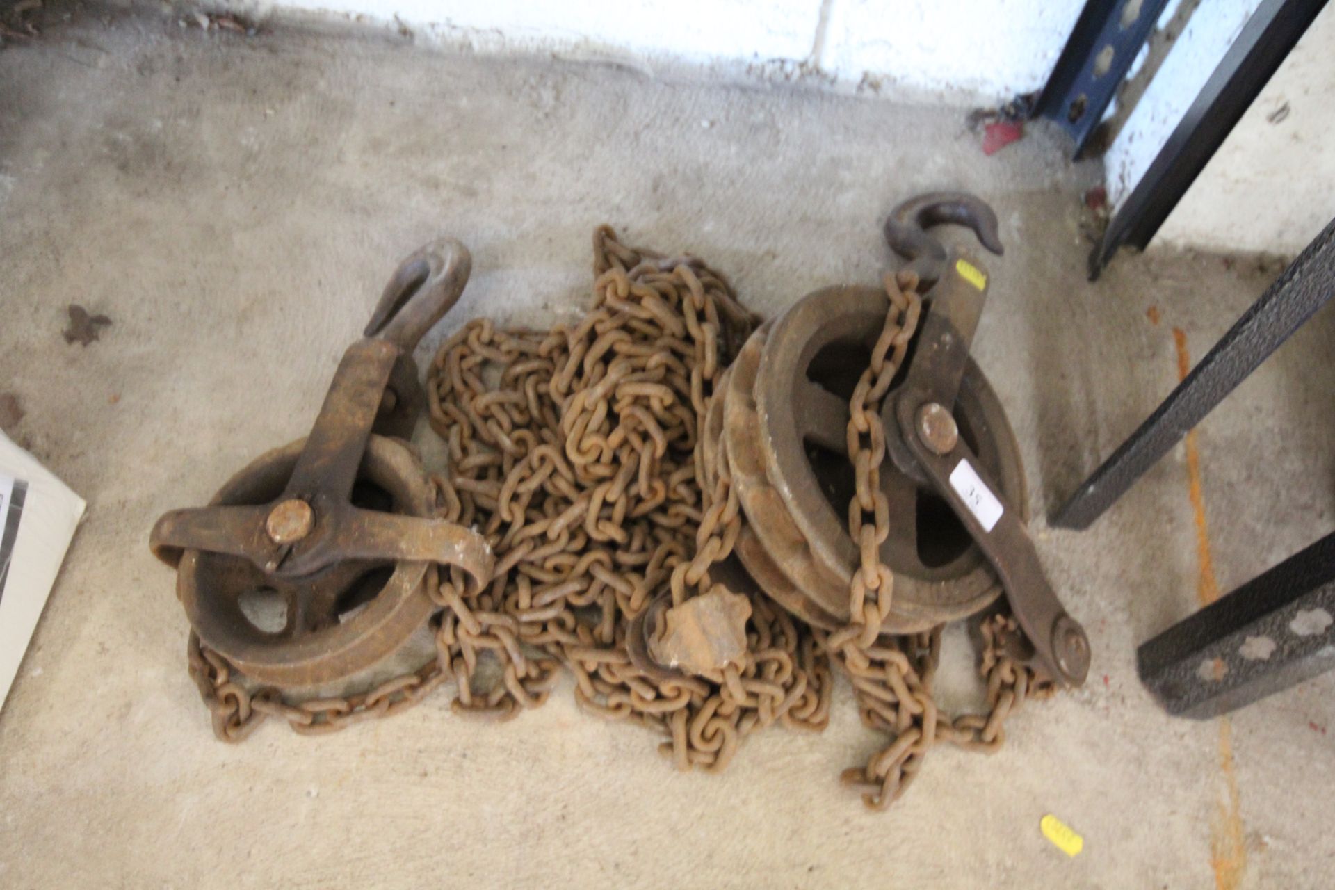 Chain block and tackle.