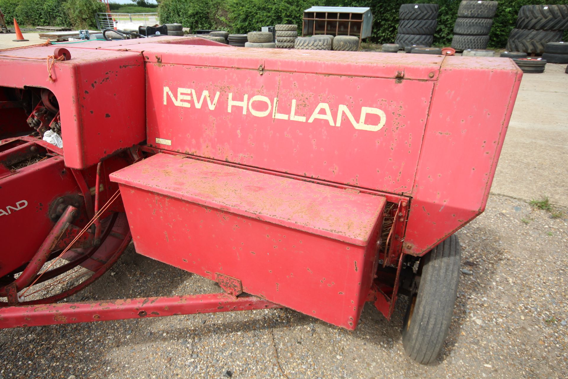 New Holland Super Hayliner 268 conventional baler. Owned from new. From a local deceased estate. - Image 16 of 26