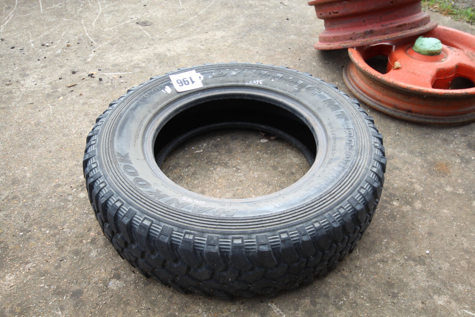 205/80R16 tyre. - Image 2 of 3