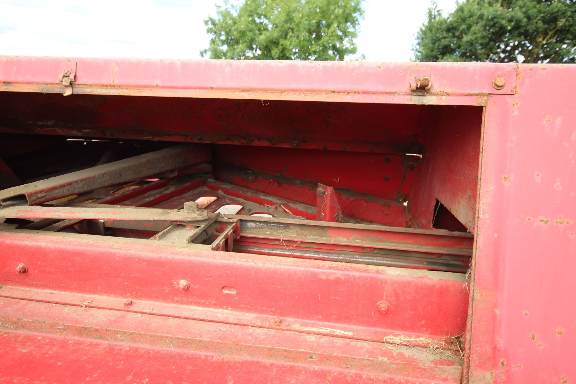 New Holland Super Hayliner 268 conventional baler. Owned from new. From a local deceased estate. - Image 18 of 26