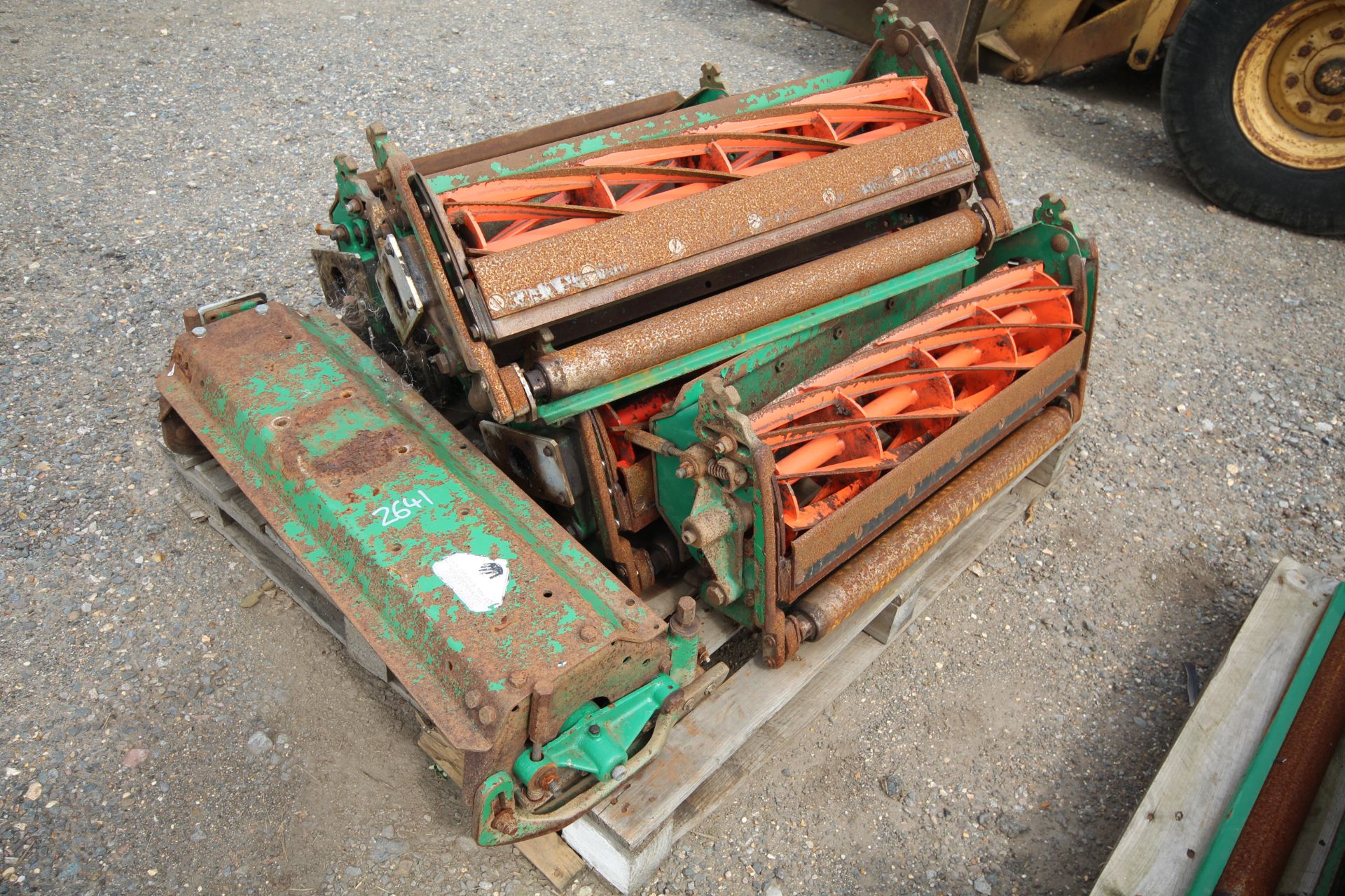 Large quantity of Ransomes spare cylinder units and cylinder mower spares. V - Image 3 of 8