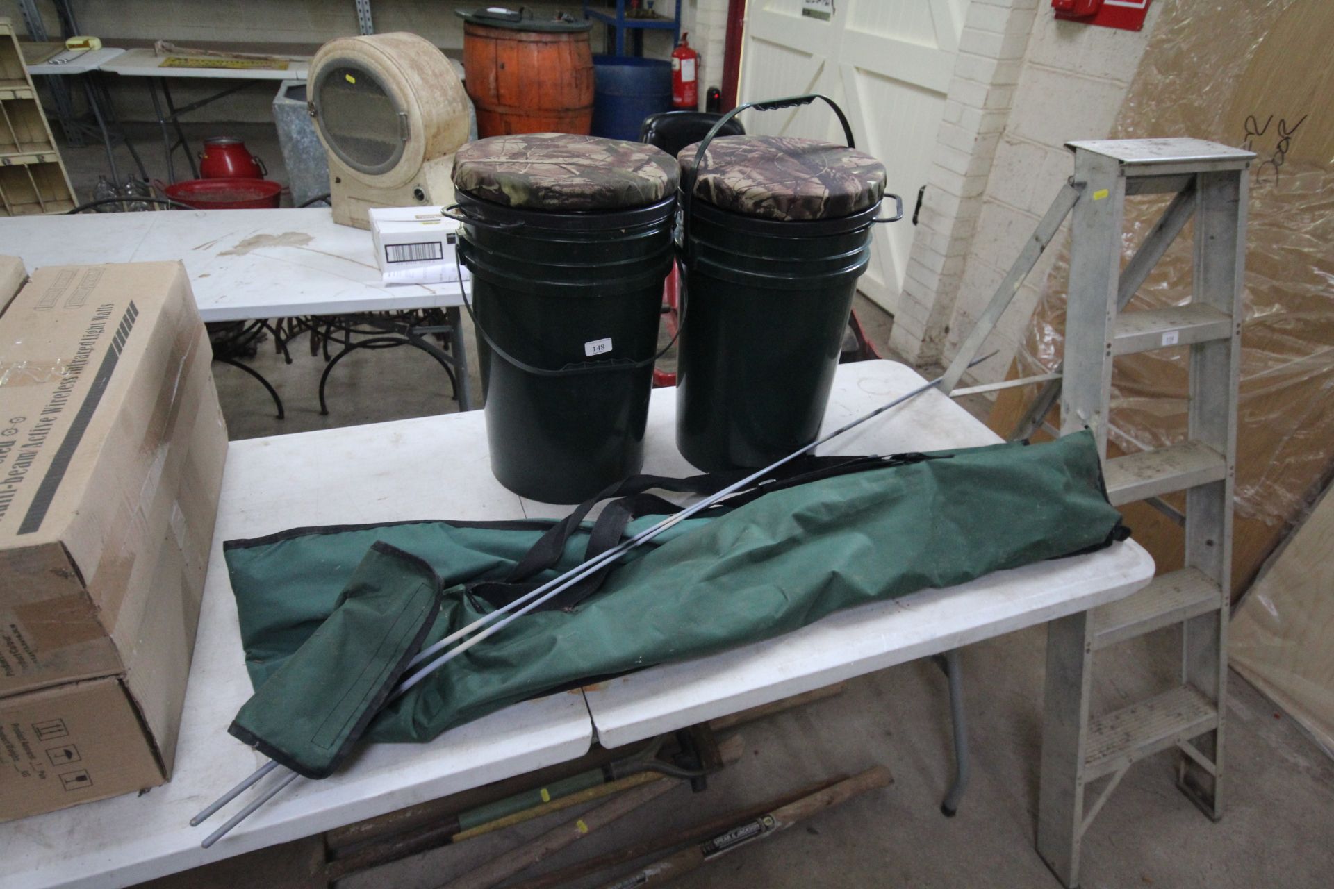 2x seat buckets, with hides, decoys etc. For sale