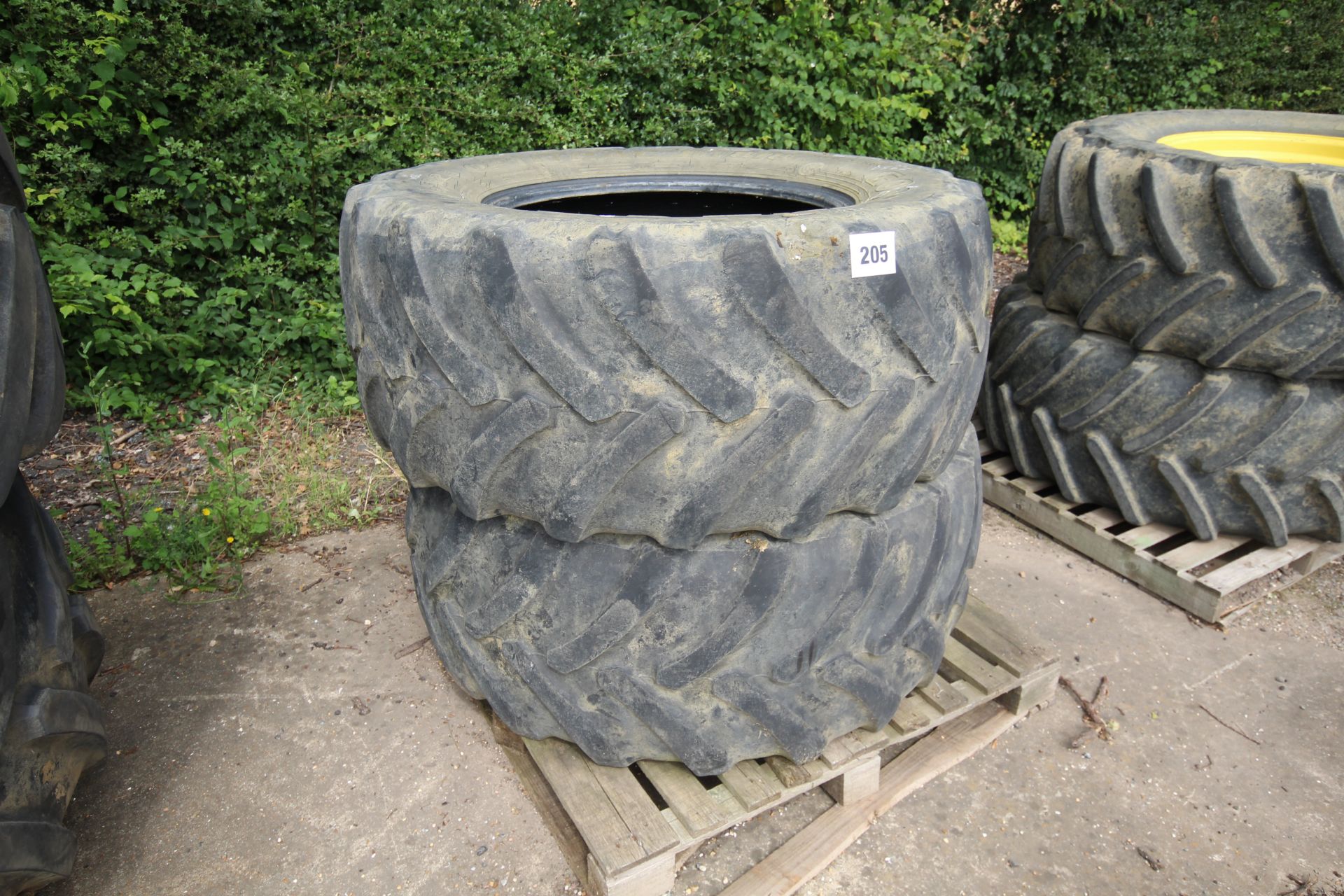 Pair of 540/65R28 tyres. V