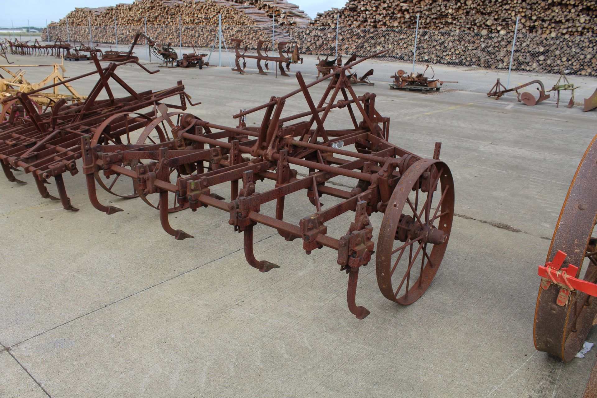 Ransomes C13C heavy trailed cultivator for crawler. - Image 2 of 20