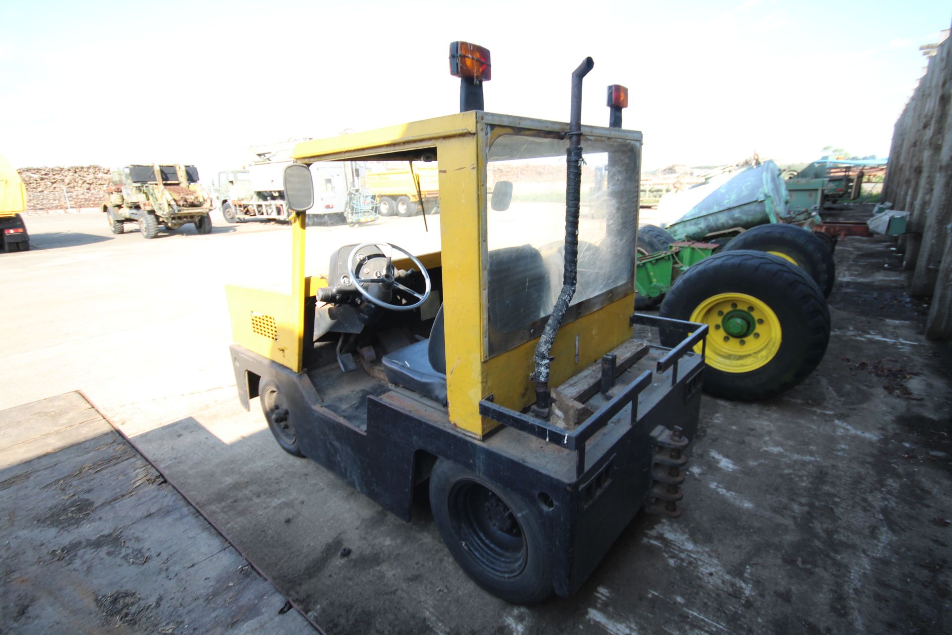 Reliance-Mercury 2WD diesel factory tug. 6,251 hours. Serial number 7BL1864. - Image 4 of 34