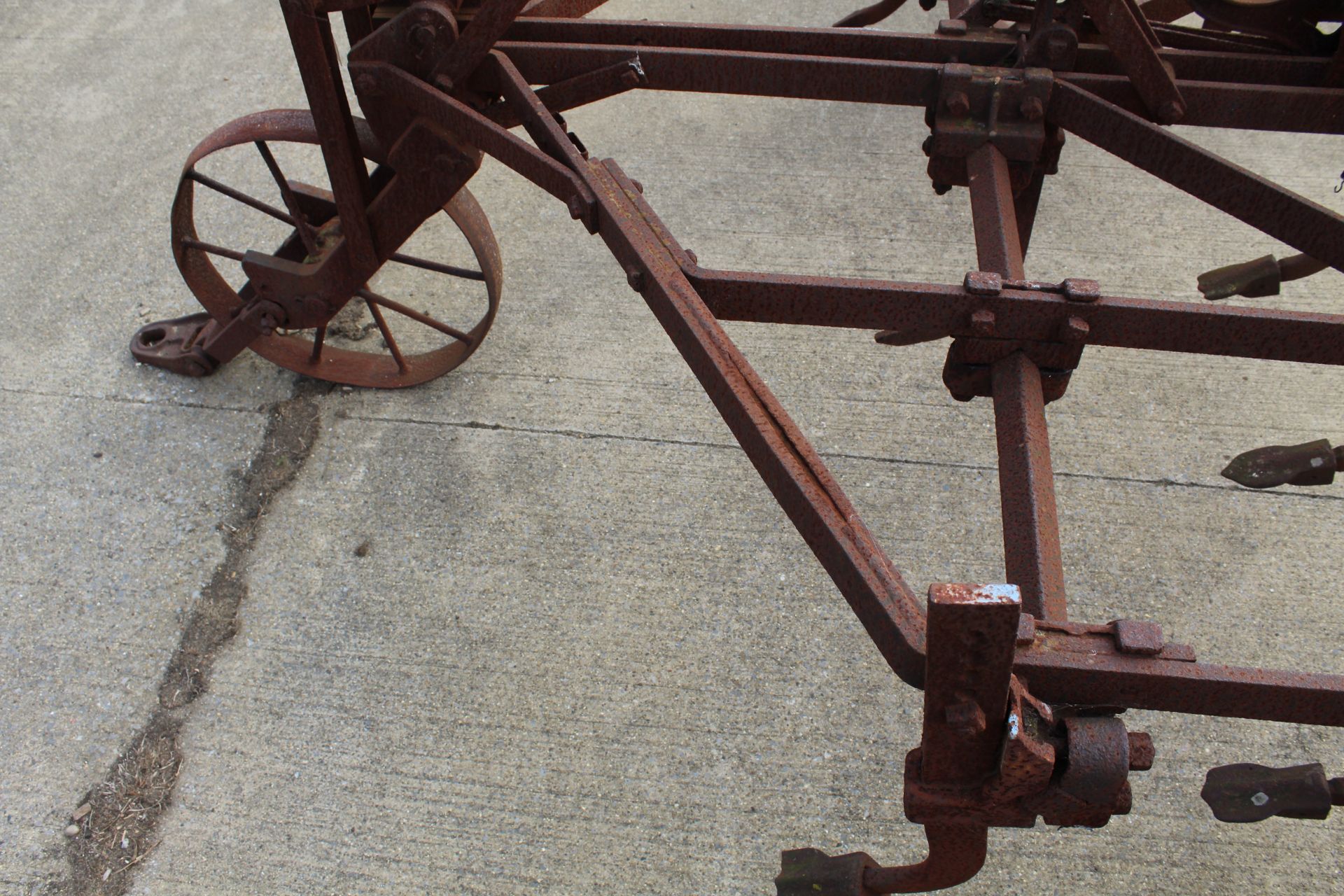 Ransomes C13C heavy trailed cultivator for crawler. - Image 16 of 20