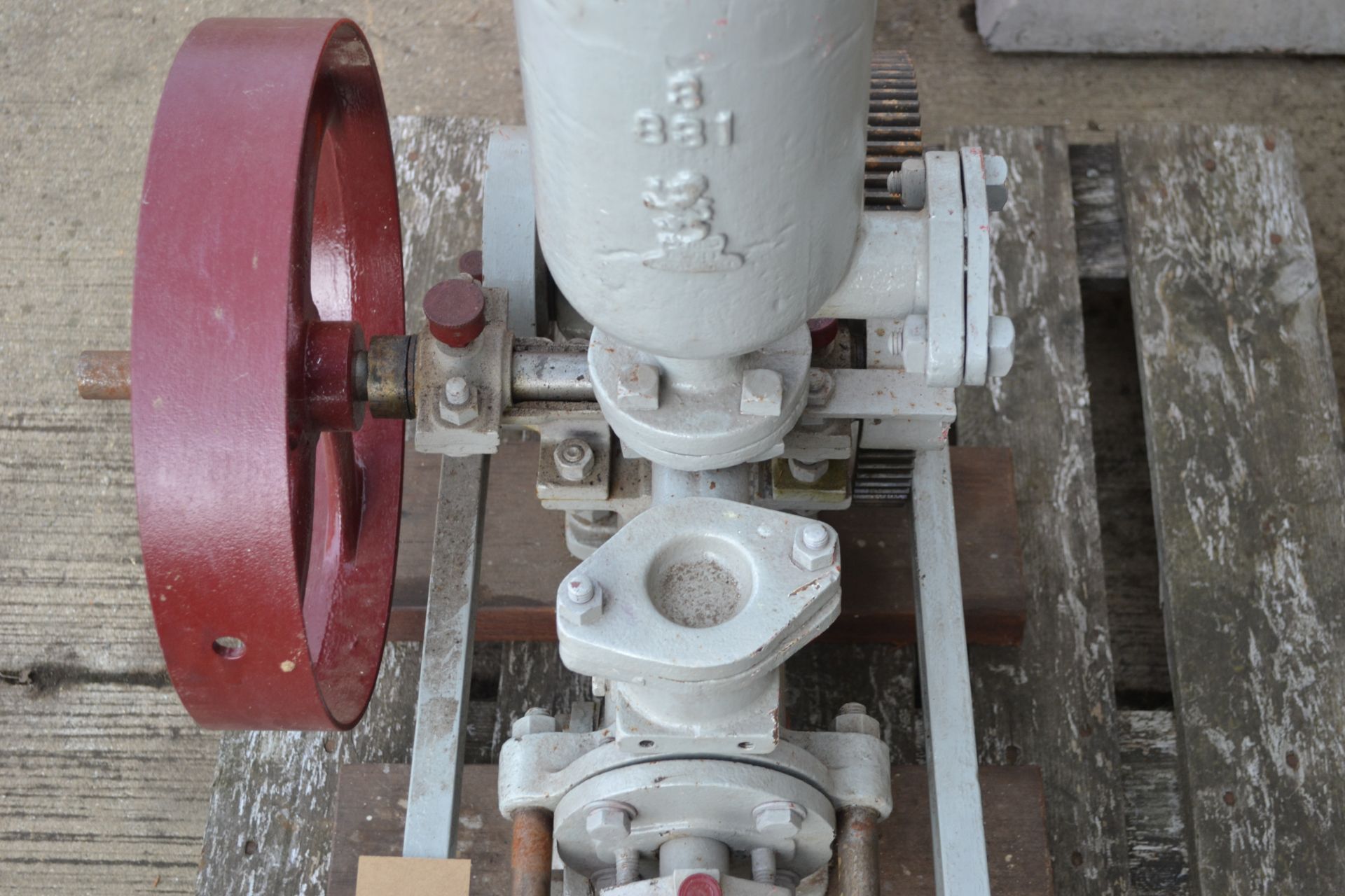 Joseph Evans 3in water pump with flat belt drive. - Image 6 of 11