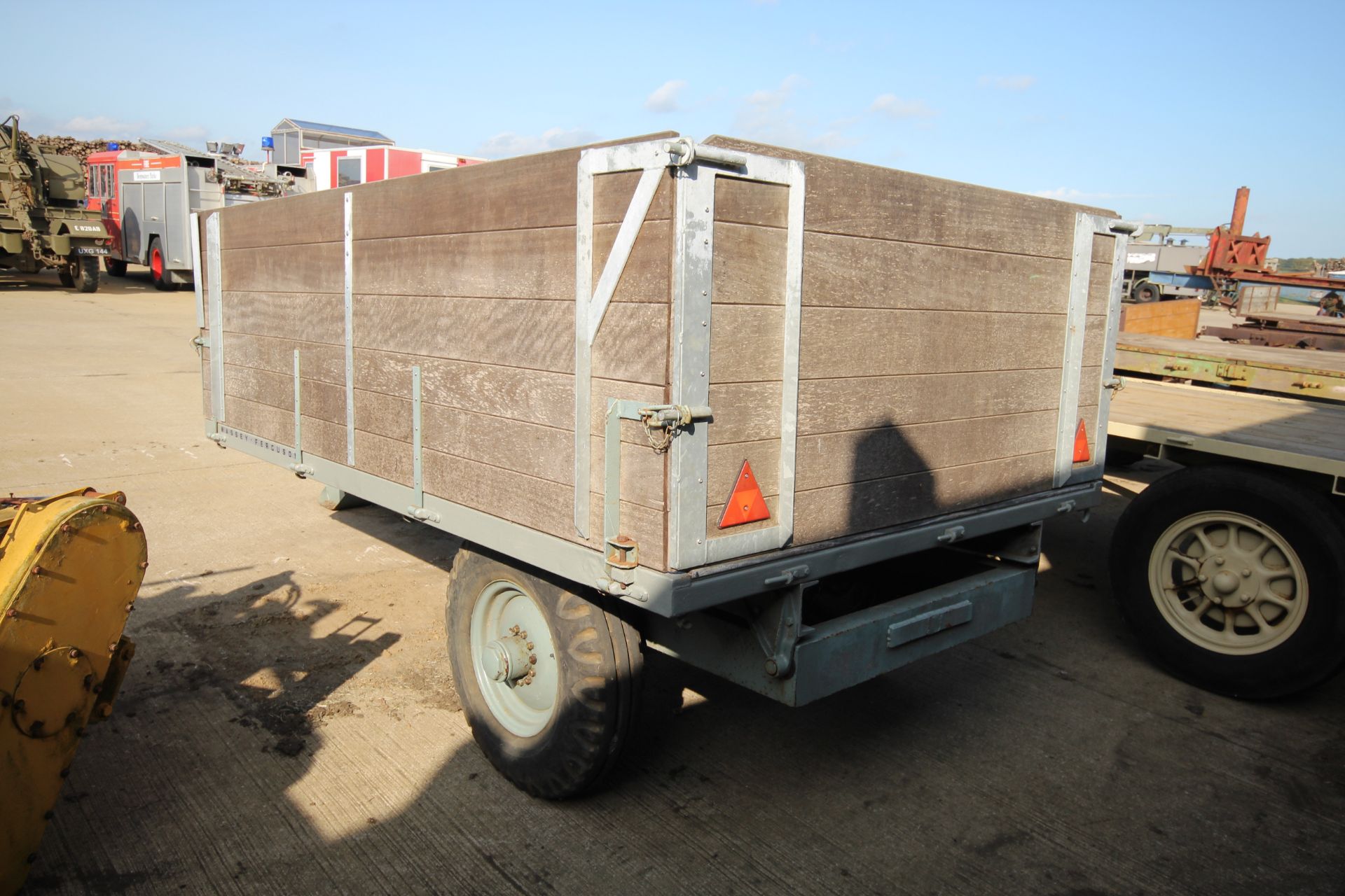 Massey Ferguson 3T single axle tipping trailer. Model 524. Serial number N5384. With 12-stud axle - Image 4 of 31