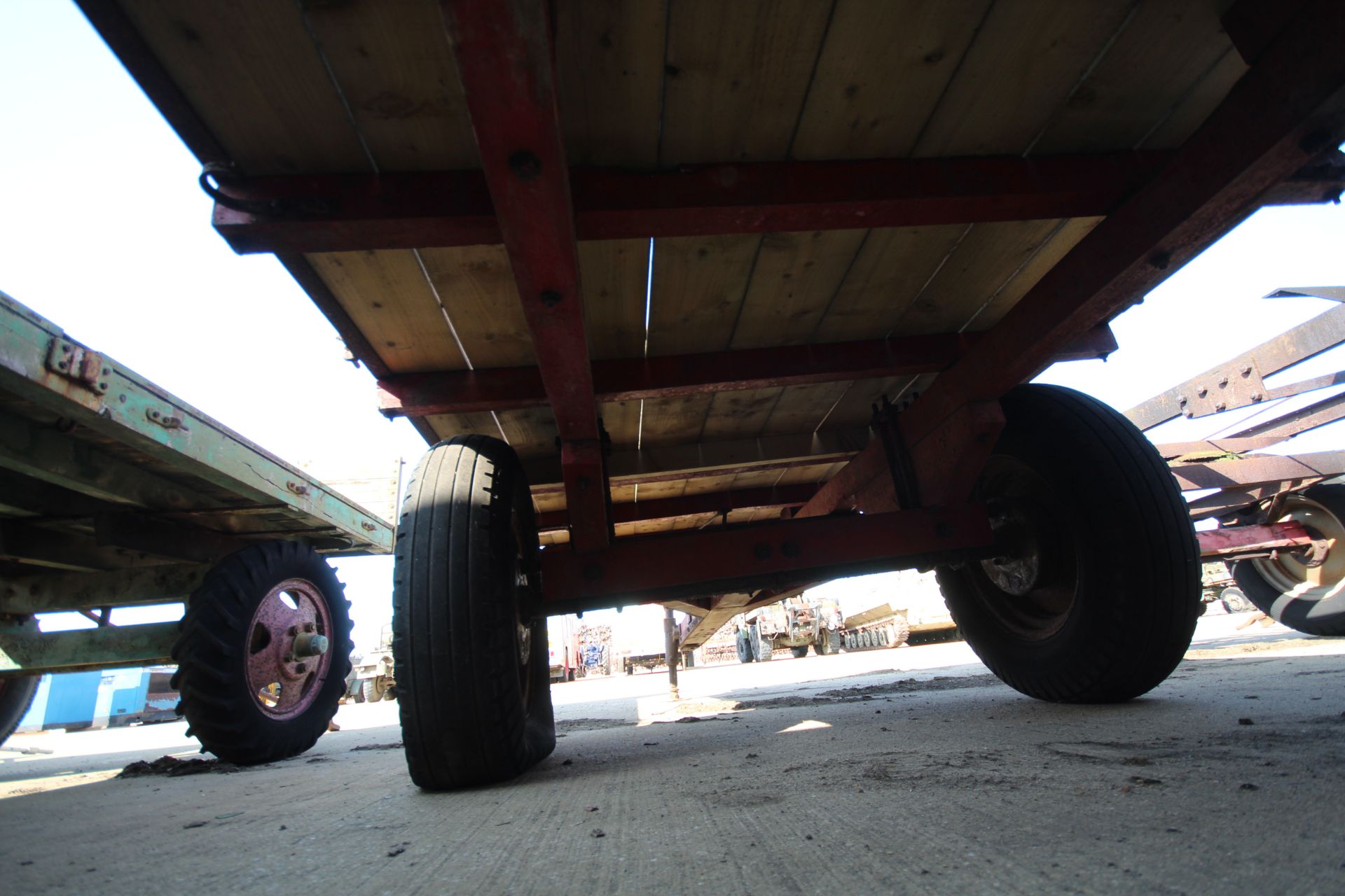 Single axle wooden chassis tipping trailer. - Image 18 of 18
