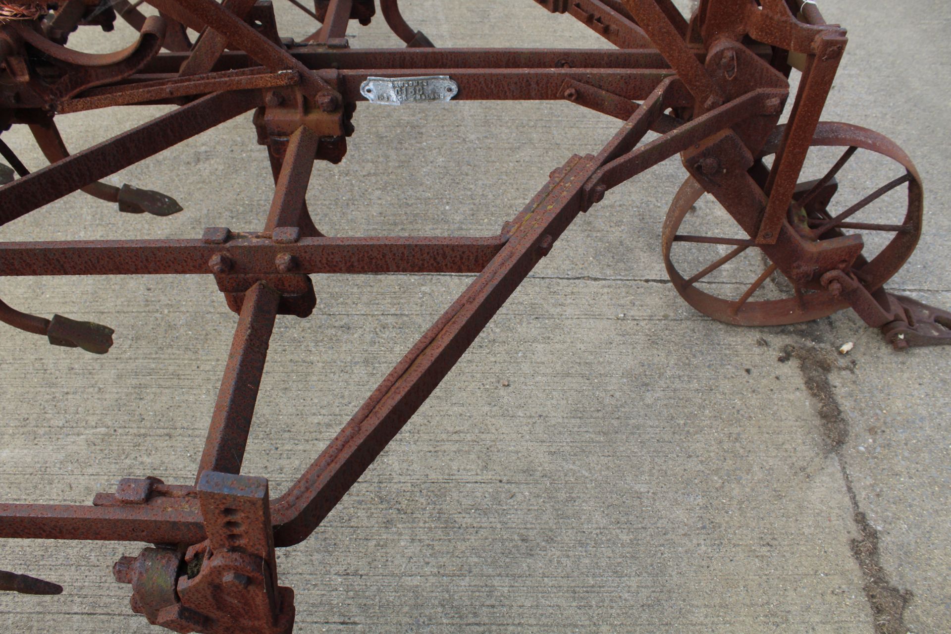 Ransomes C13C heavy trailed cultivator for crawler. - Image 6 of 20