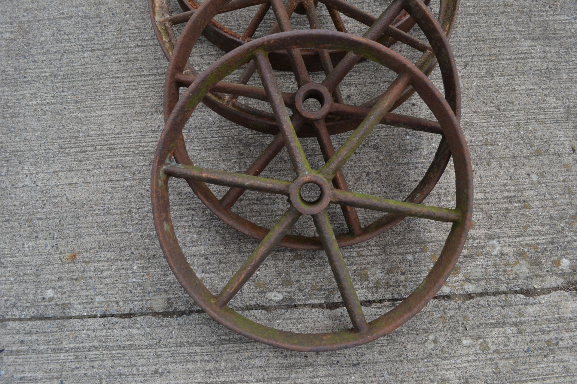 Matching set of 4x cast iron wheels. - Image 3 of 5