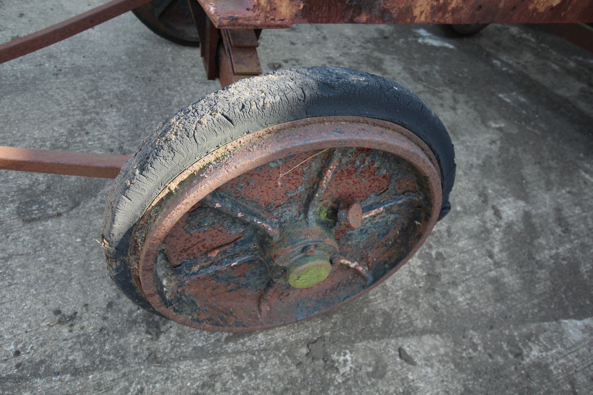 4-wheel turntable trailer. With sprung axles and solid tyres. Suit large stationary engine. - Image 7 of 17