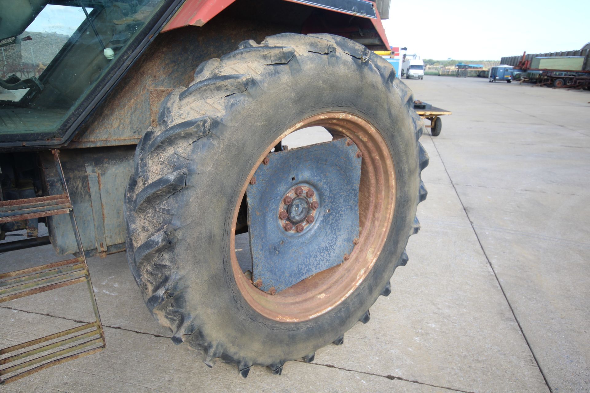 Case International 1594 2WD tractor. Registration D855 DDX. Date of first registration 06/05/1987. - Image 25 of 76