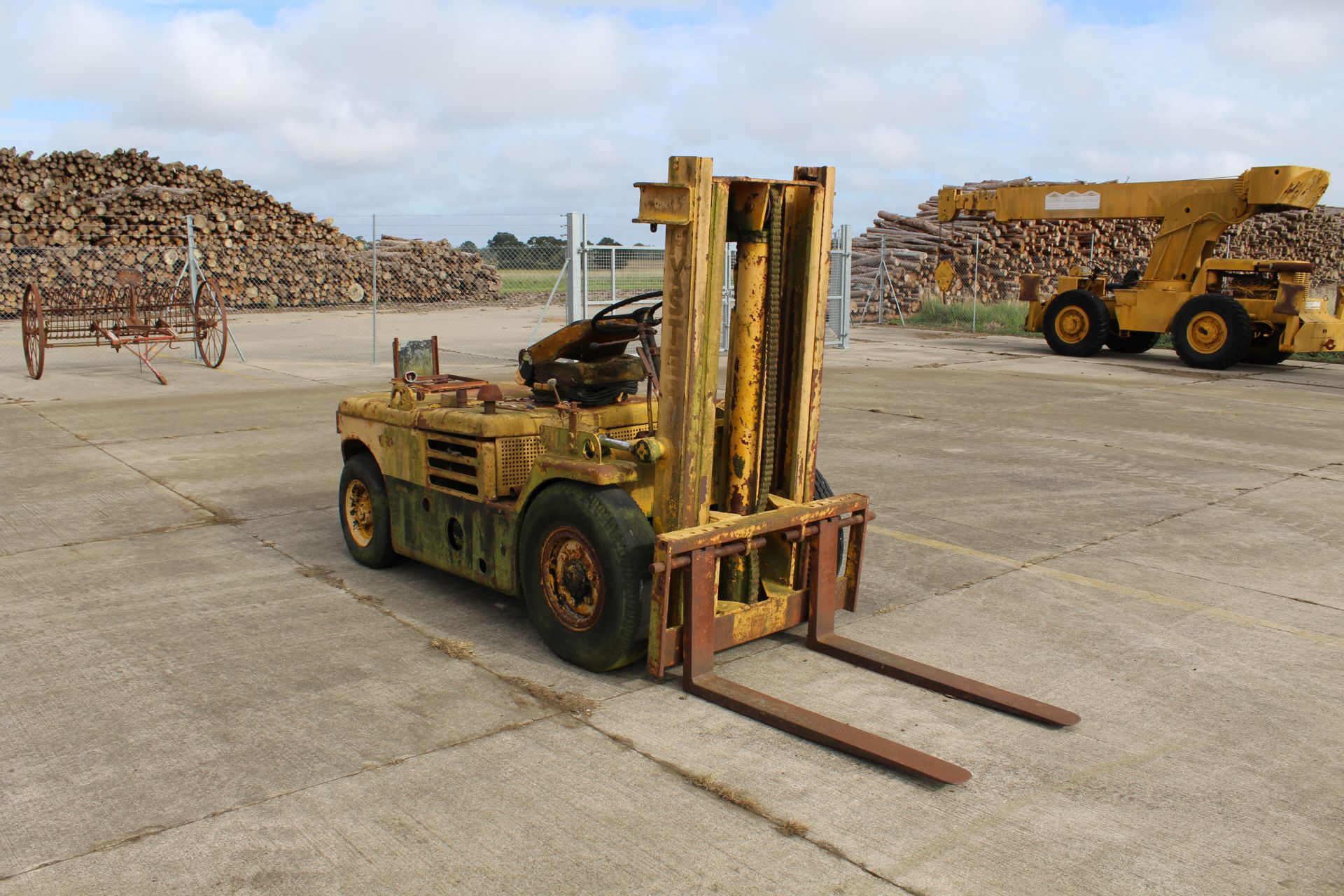 Hyster 80 8,000lb 2WD forklift. Serial number A5E1609. Registration XOM 678 (no paperwork). Date - Image 2 of 30