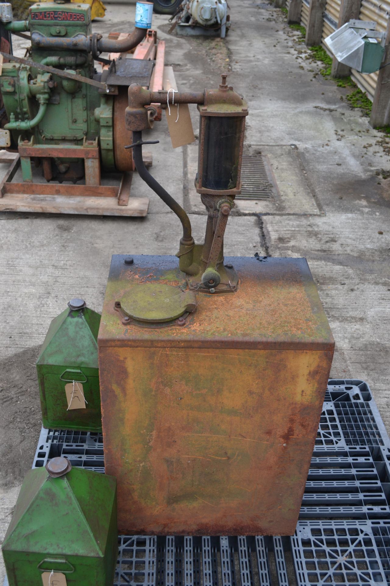 Castrol oil tank and pump. - Image 3 of 7