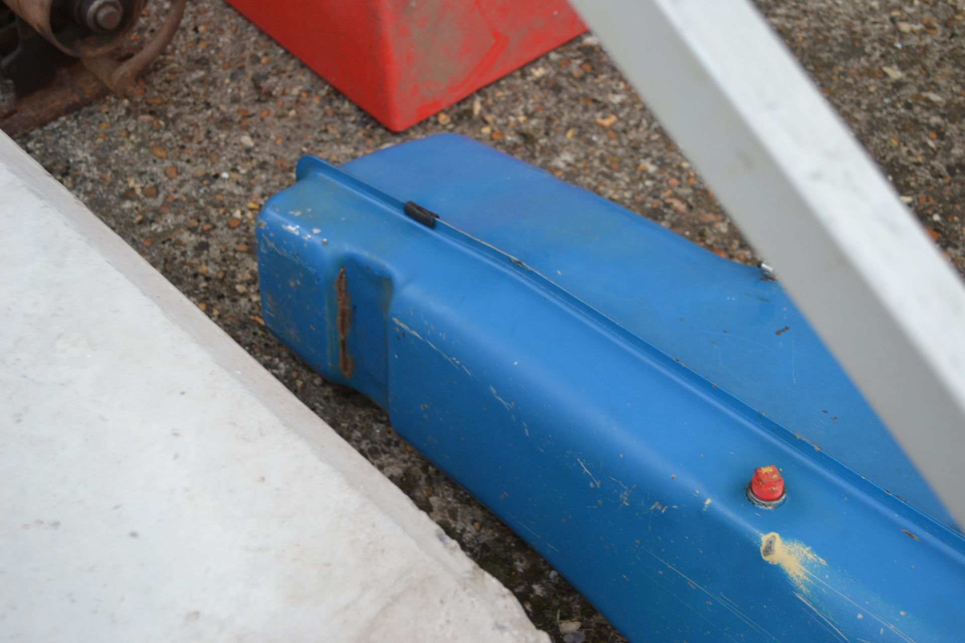 Auxiliary fuel tank for Ford 5600, 6600 and 7600 w - Image 6 of 7