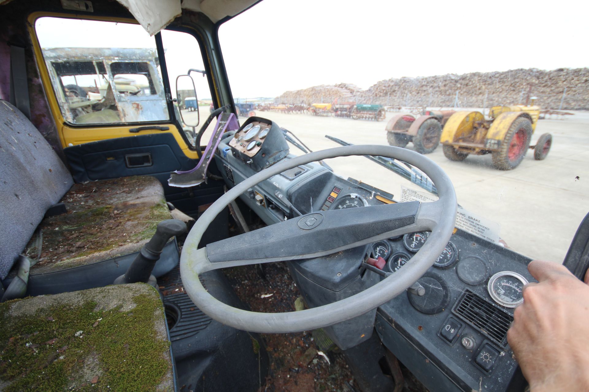 Renault Commando G12 4x2 rigid. Showing 8,760km. Chassis number SDGG12AOMJD726353. With Perkins 6354 - Image 51 of 66