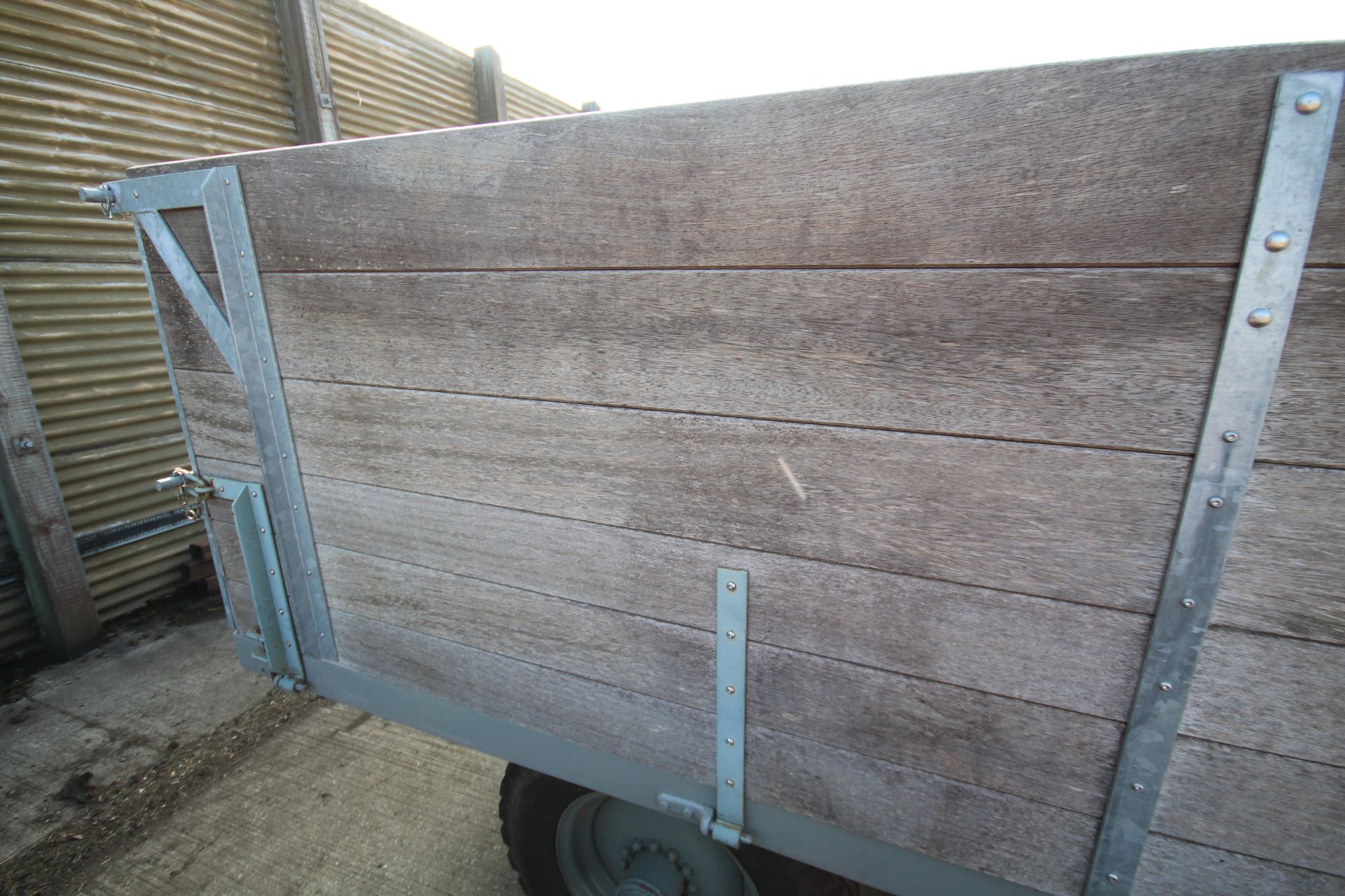 Massey Ferguson 3T single axle tipping trailer. Model 524. Serial number N5384. With 12-stud axle - Image 11 of 31