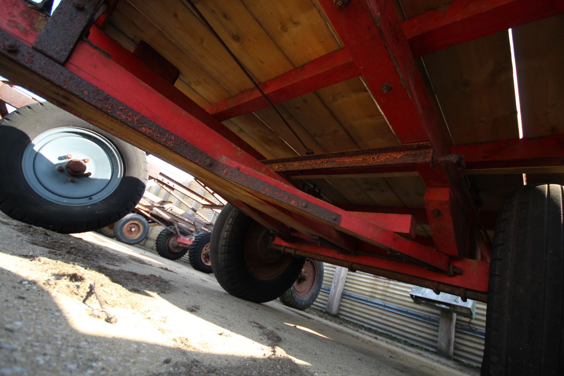Single axle wooden chassis tipping trailer. - Image 17 of 18