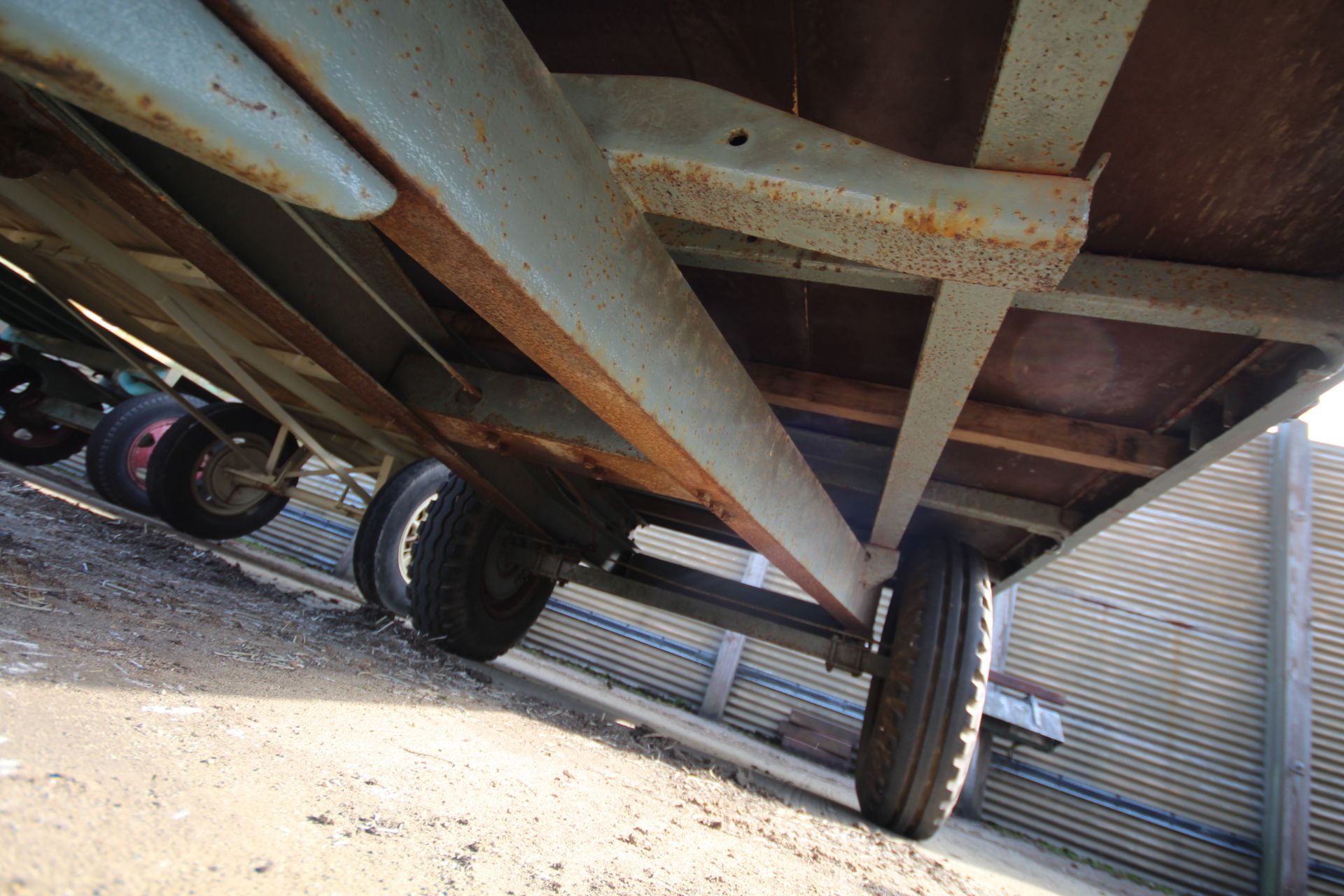 Massey Ferguson 3T single axle tipping trailer. Model 524. Serial number N5384. With 12-stud axle - Image 29 of 31