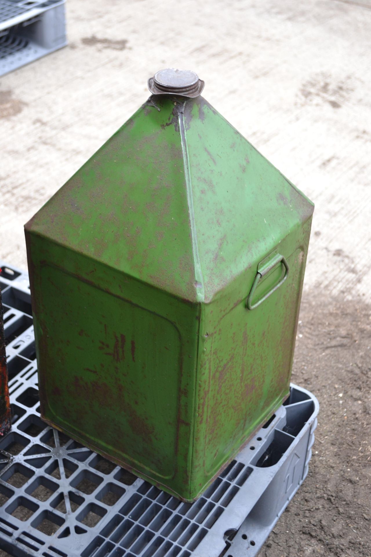 Pratts Gear Oil can with original contents, unused - Image 2 of 2