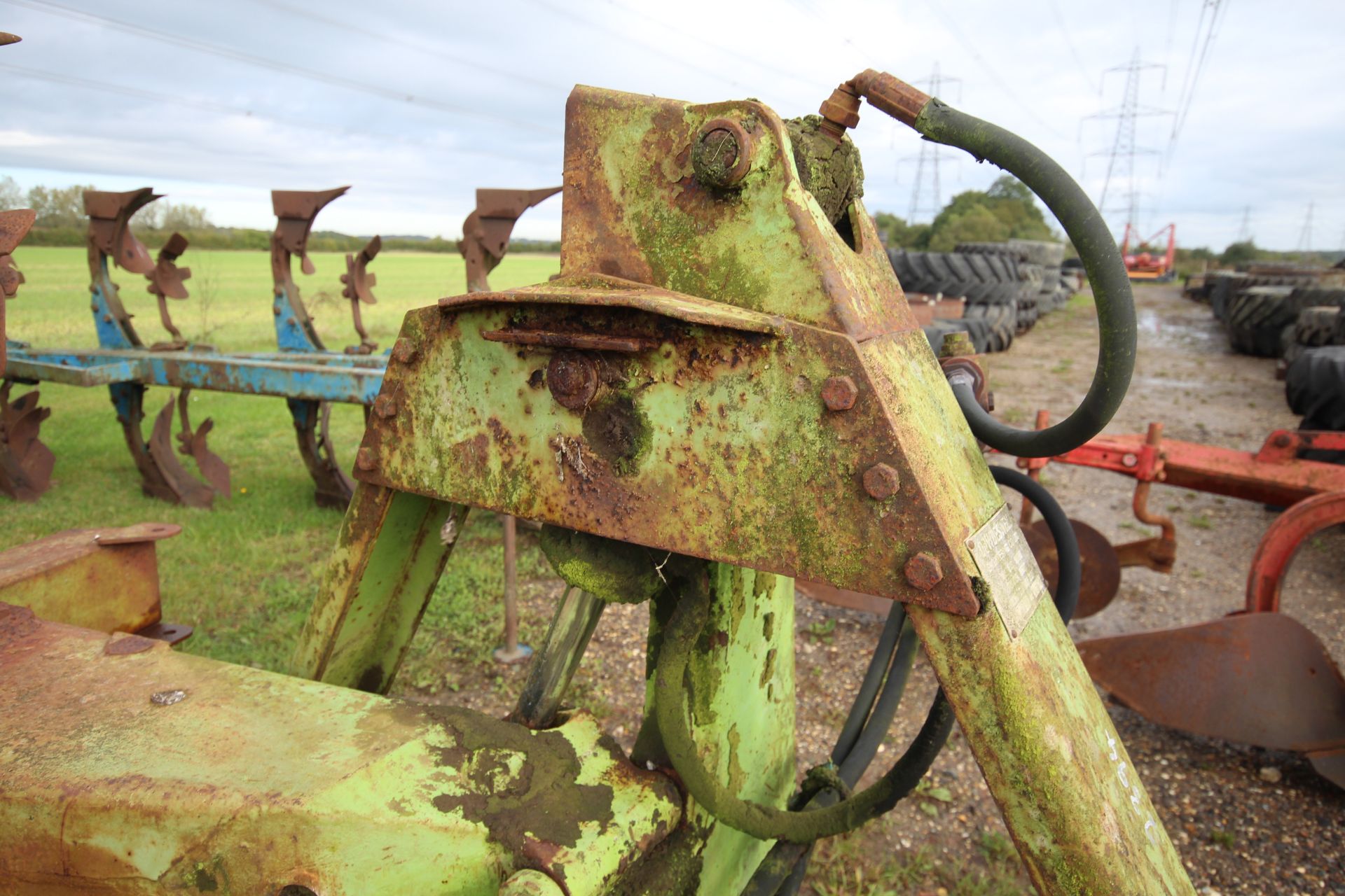 Dowdeswell DP1 single offset 4+1F reversible plough. - Image 8 of 22
