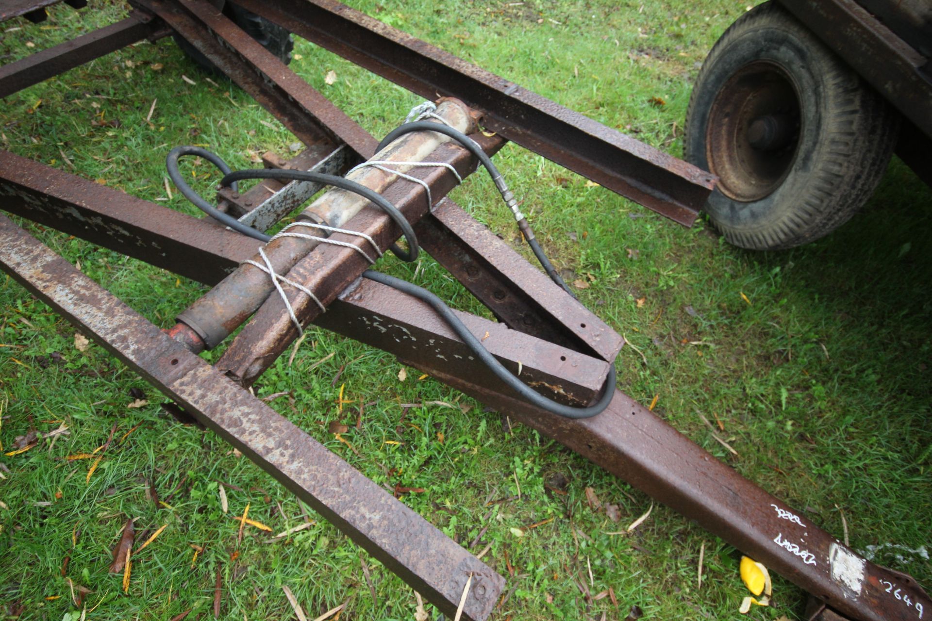 Ferguson 3T single axle tipping trailer chassis. With ram. - Image 7 of 11