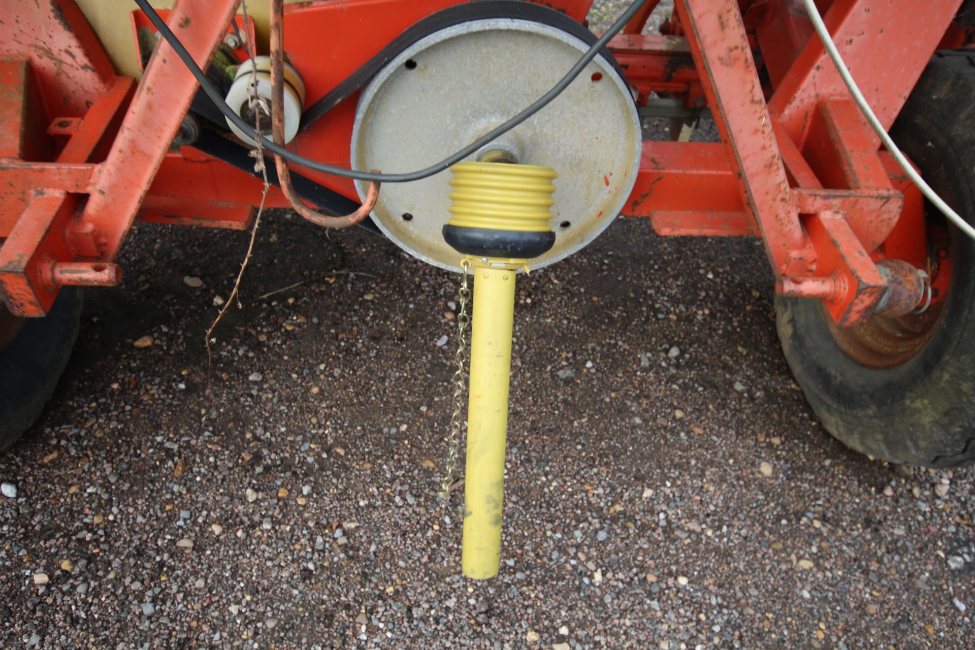 Accord Pneumatic DL 4M mounted Suffolk coulter drill. - Image 8 of 28