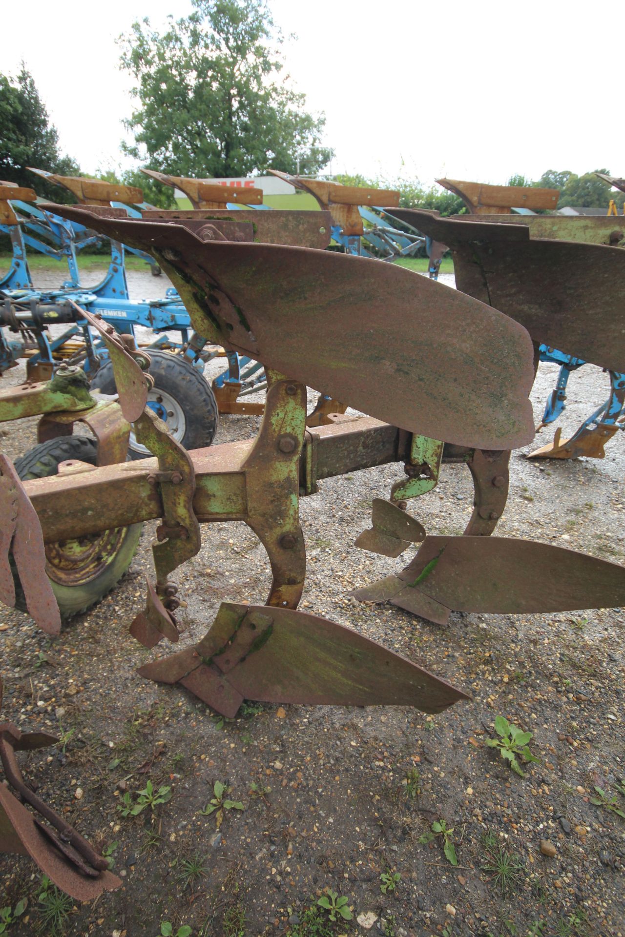 Dowdeswell DP1 single offset 4+1F reversible plough. - Image 17 of 22