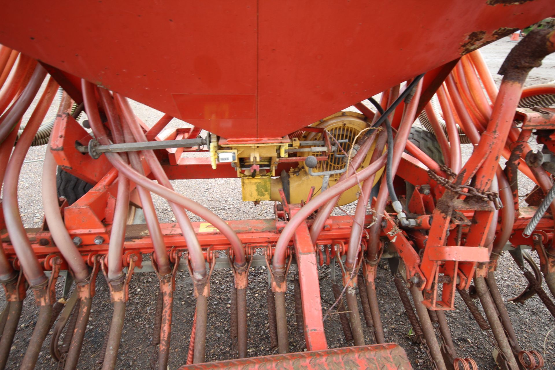 Accord Pneumatic DL 4M mounted Suffolk coulter drill. - Image 19 of 28