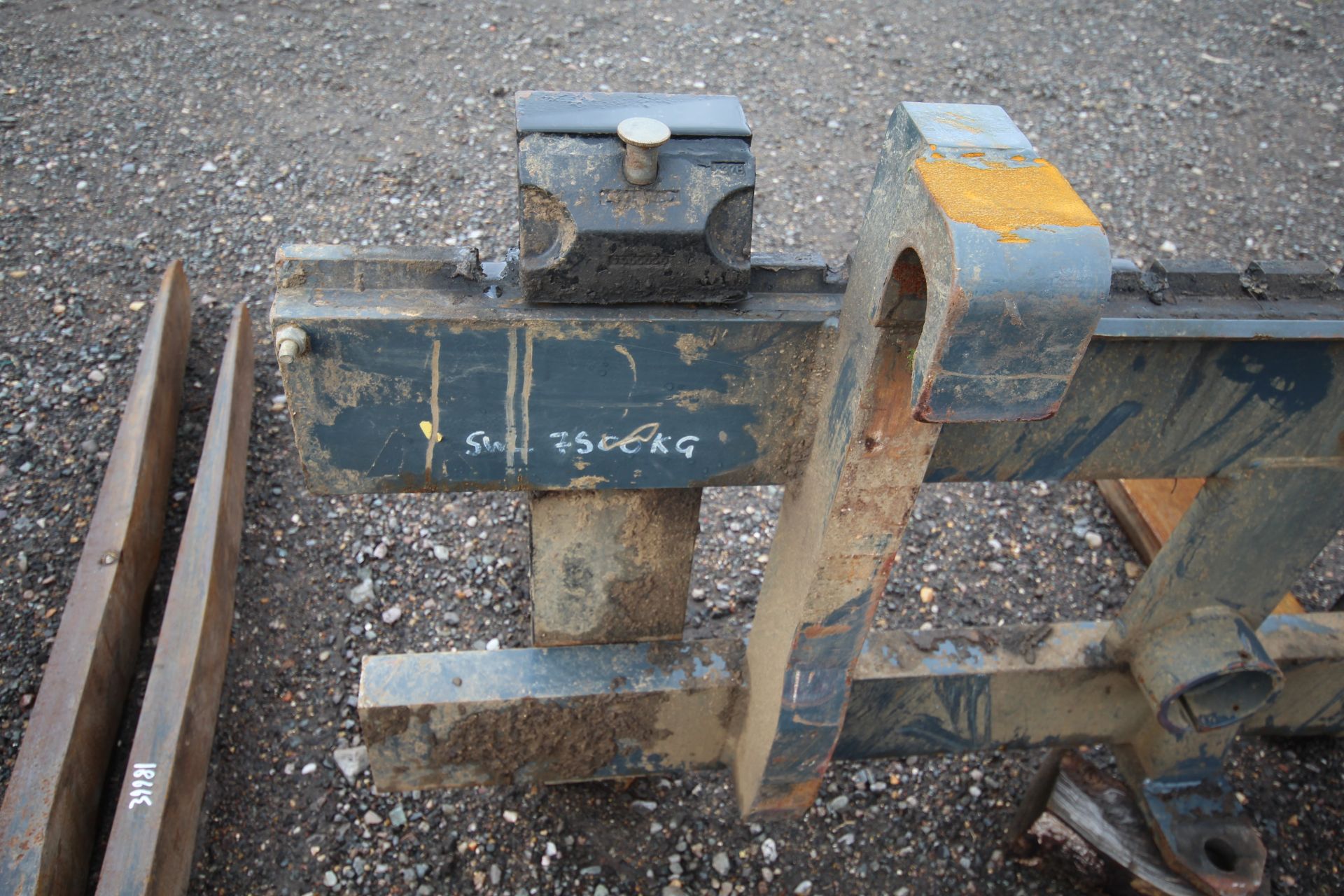 Large set of heavy-duty pallet tines. Merlo brackets. V - Image 8 of 12